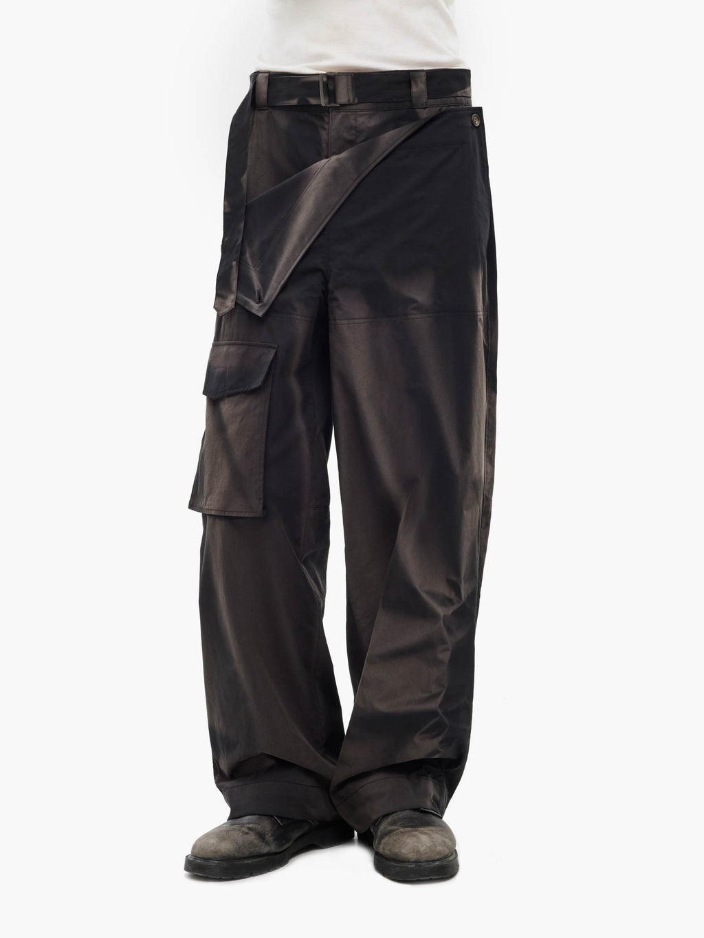 Jiyong Kim - Sun-Bleached Double Front Wide Trousers (Black) product image 3 | TRAB K-Fashion Australia