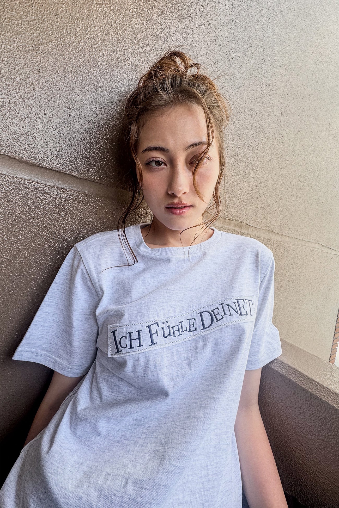 Deinet - Upsided T-Shirt (Light Grey) product image 7 | TRAB K-Fashion Australia