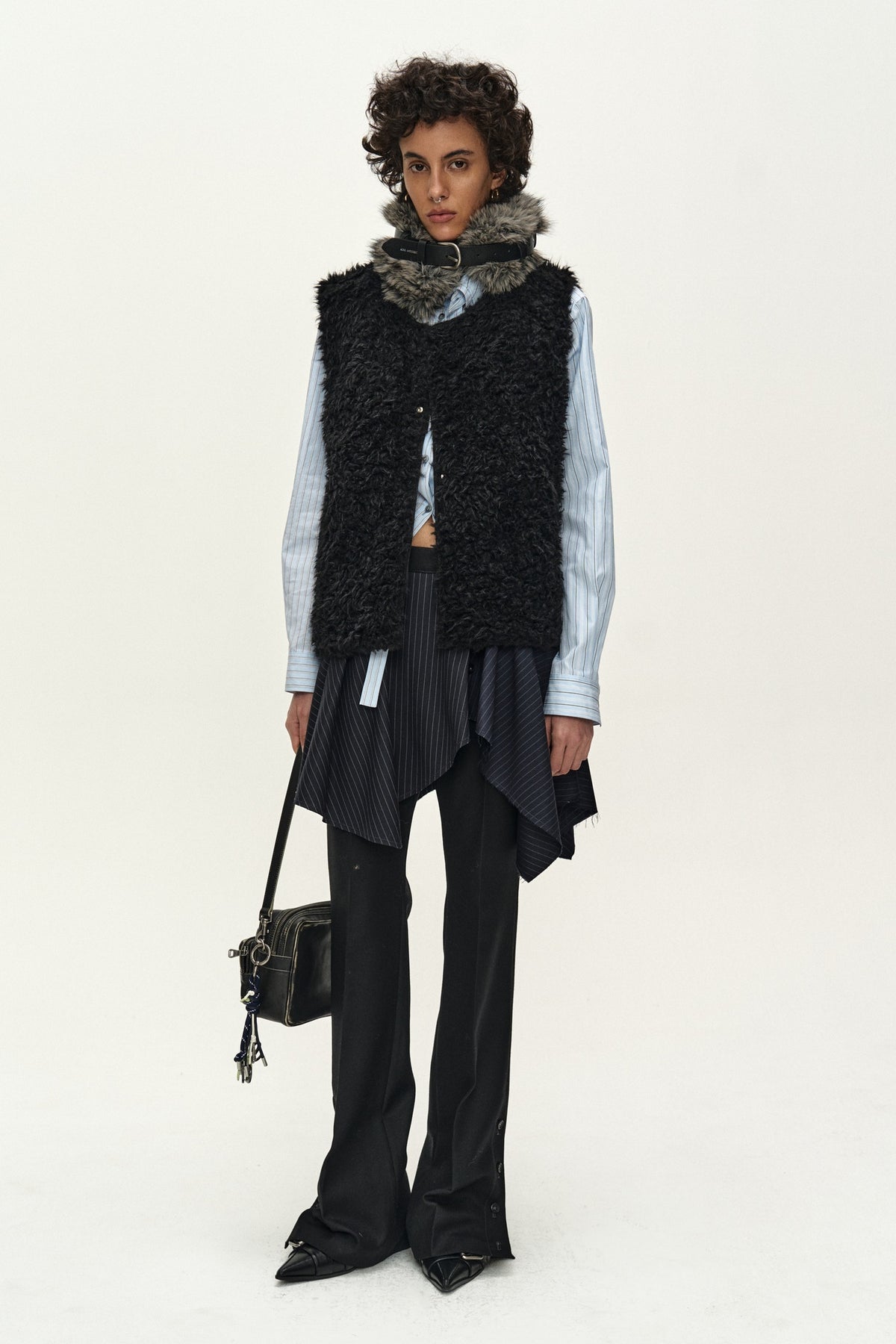 Andersson Bell - Unisex Reversible Collarless Fur Vest (Black) product image 2 | TRAB K-Fashion Australia