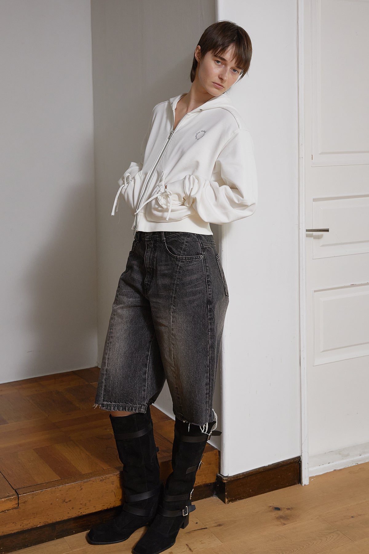 Matin Kim - Hem Point Bermuda Denim Pants (Charcoal) product image 11 | TRAB K-Fashion Australia