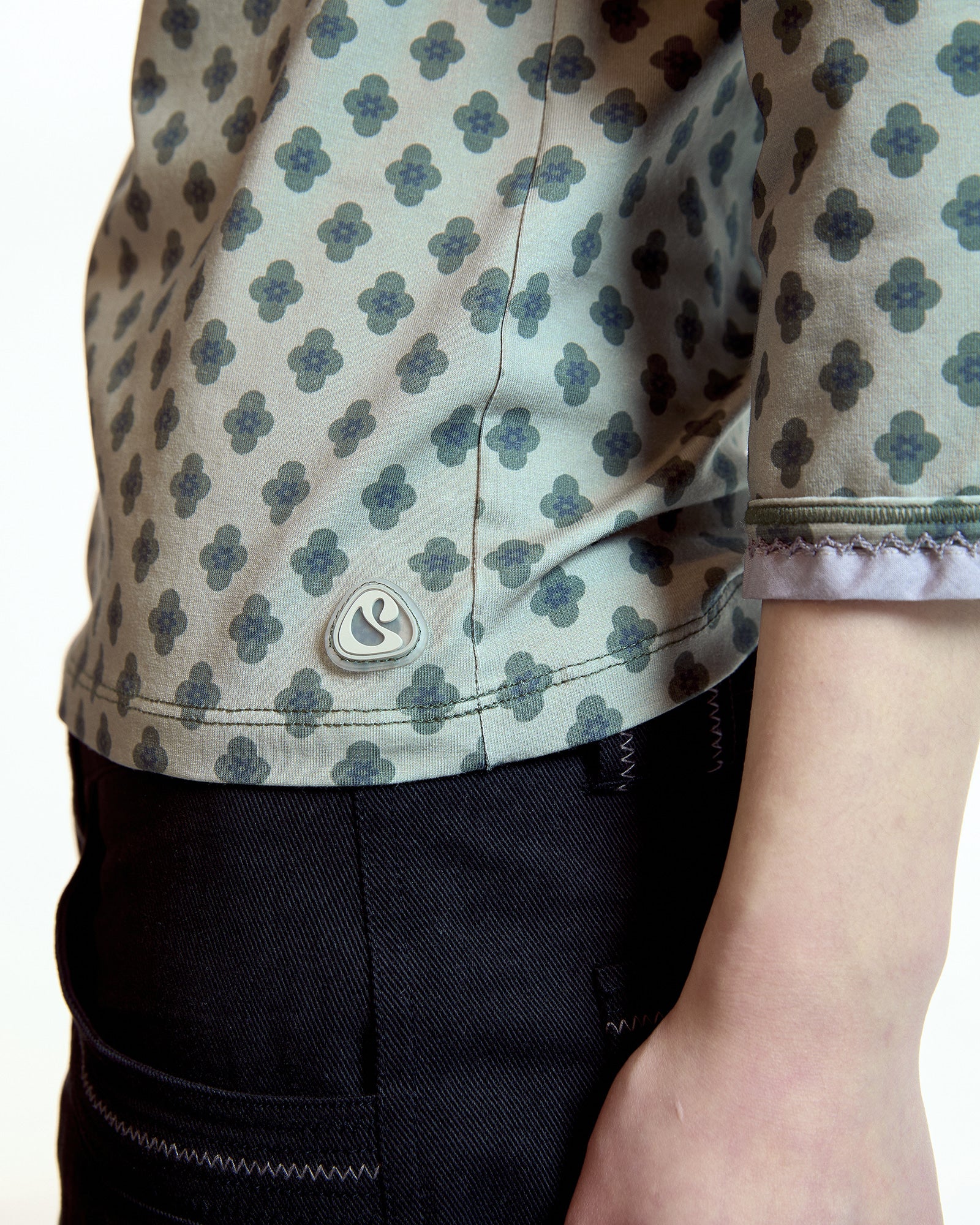 Coyseio - Flower Capri Sleeve (Light Khaki) product image 3 | TRAB K-Fashion Australia