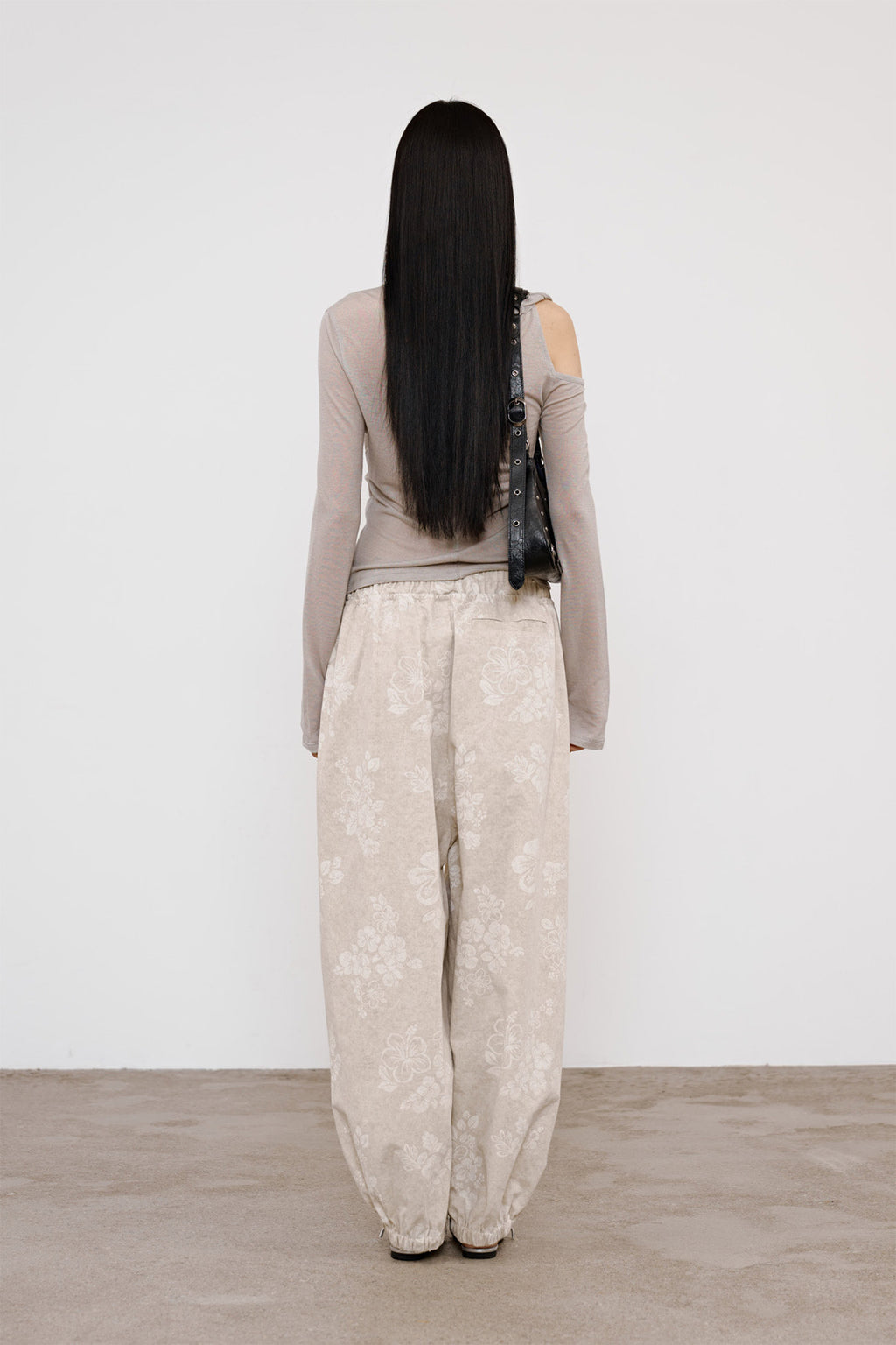 Deinet - One Shoulder Draped Asymmetric Top (Beige) product image 3 | TRAB K-Fashion Australia