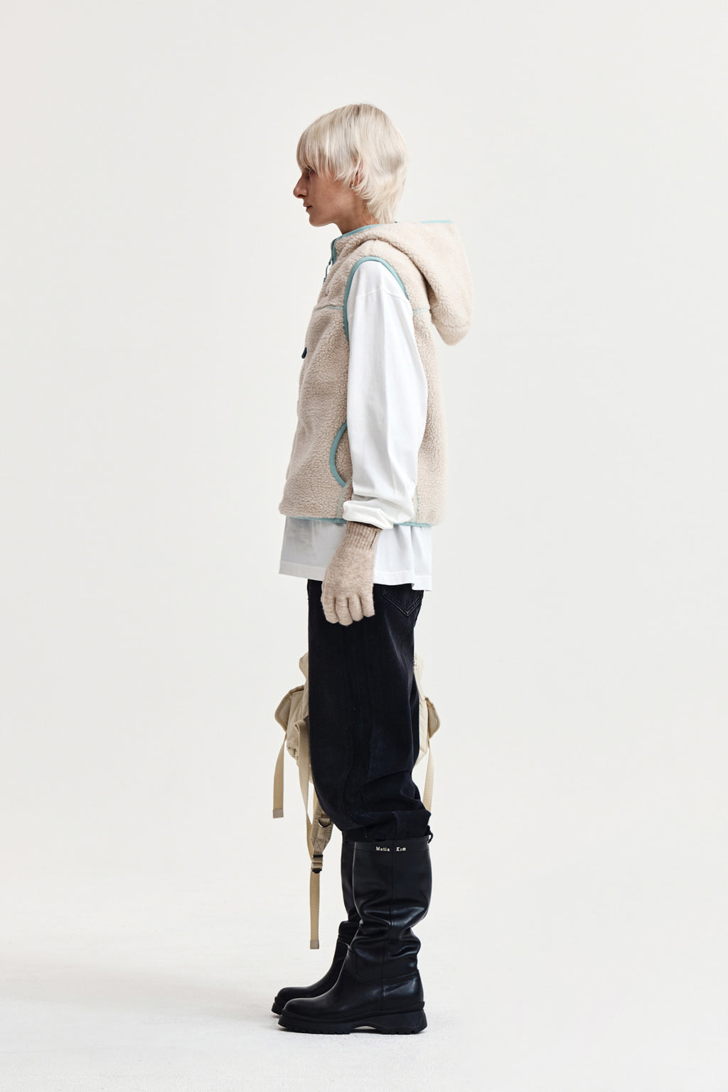 Matin Kim - Fleece Hoody Vest (Ivory) product image 6 | TRAB K-Fashion Australia