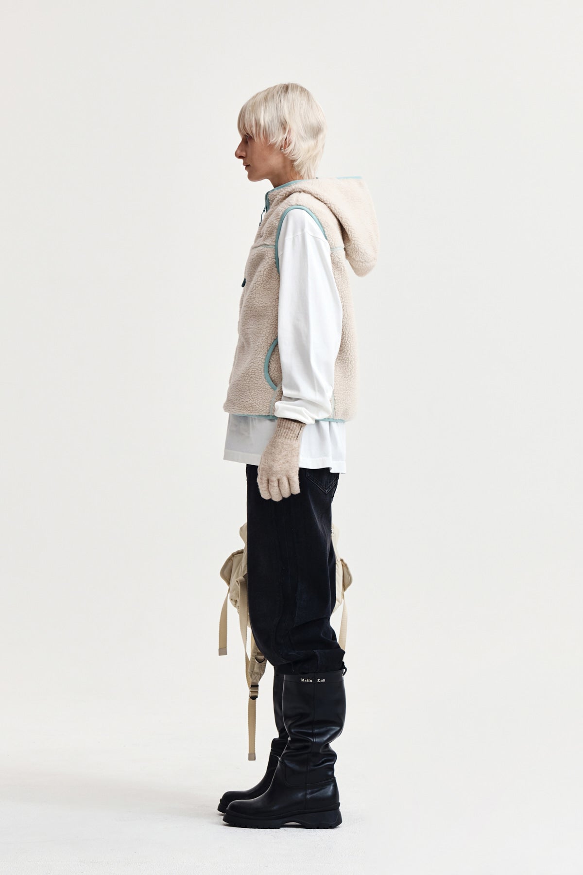 Matin Kim - Fleece Hoody Vest (Ivory) product image 6 | TRAB K-Fashion Australia