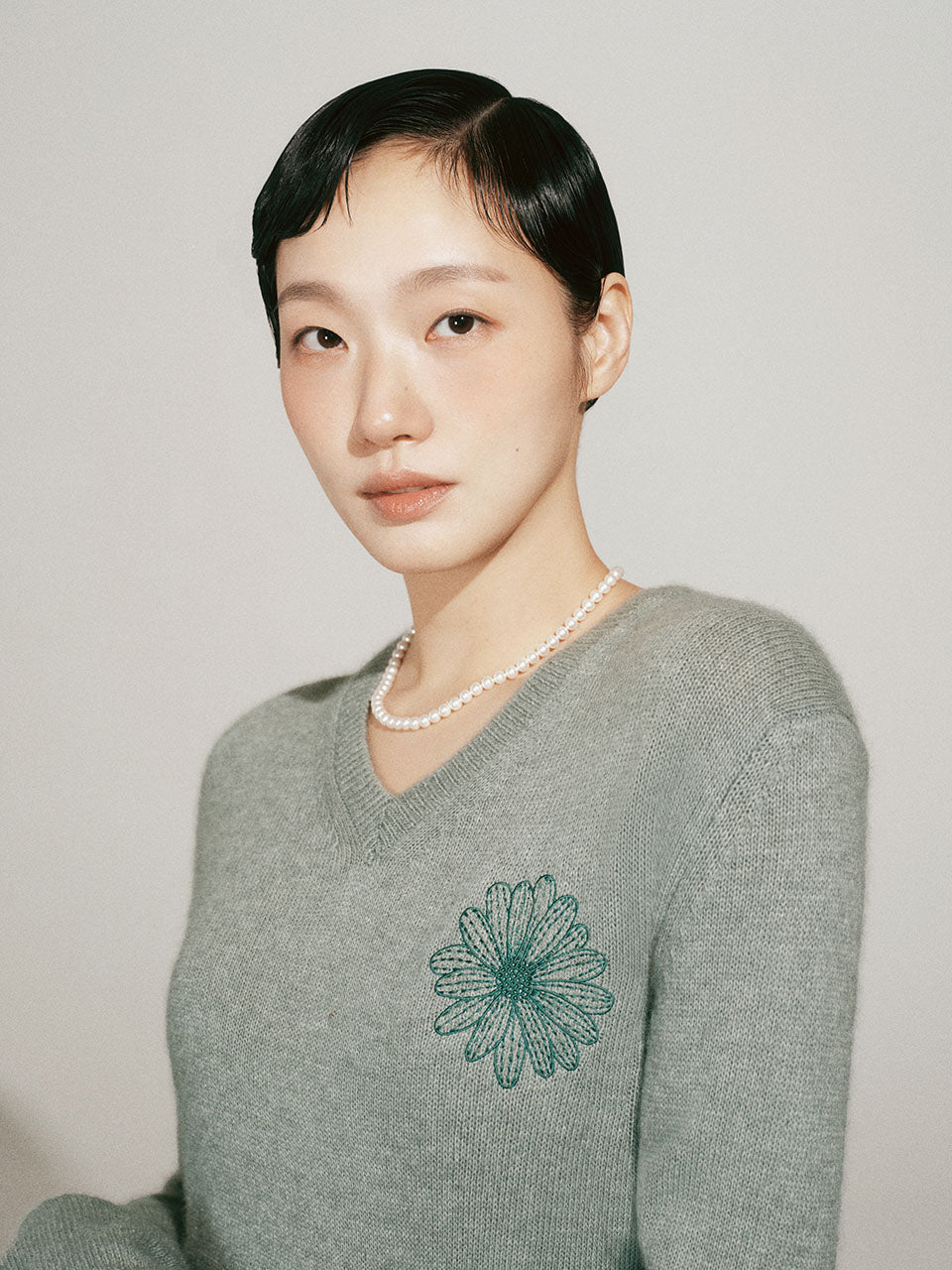 Mardi Mercredi - Raccoon Blended V Neck (Mintgrey) product image 1 | TRAB K-Fashion Australia