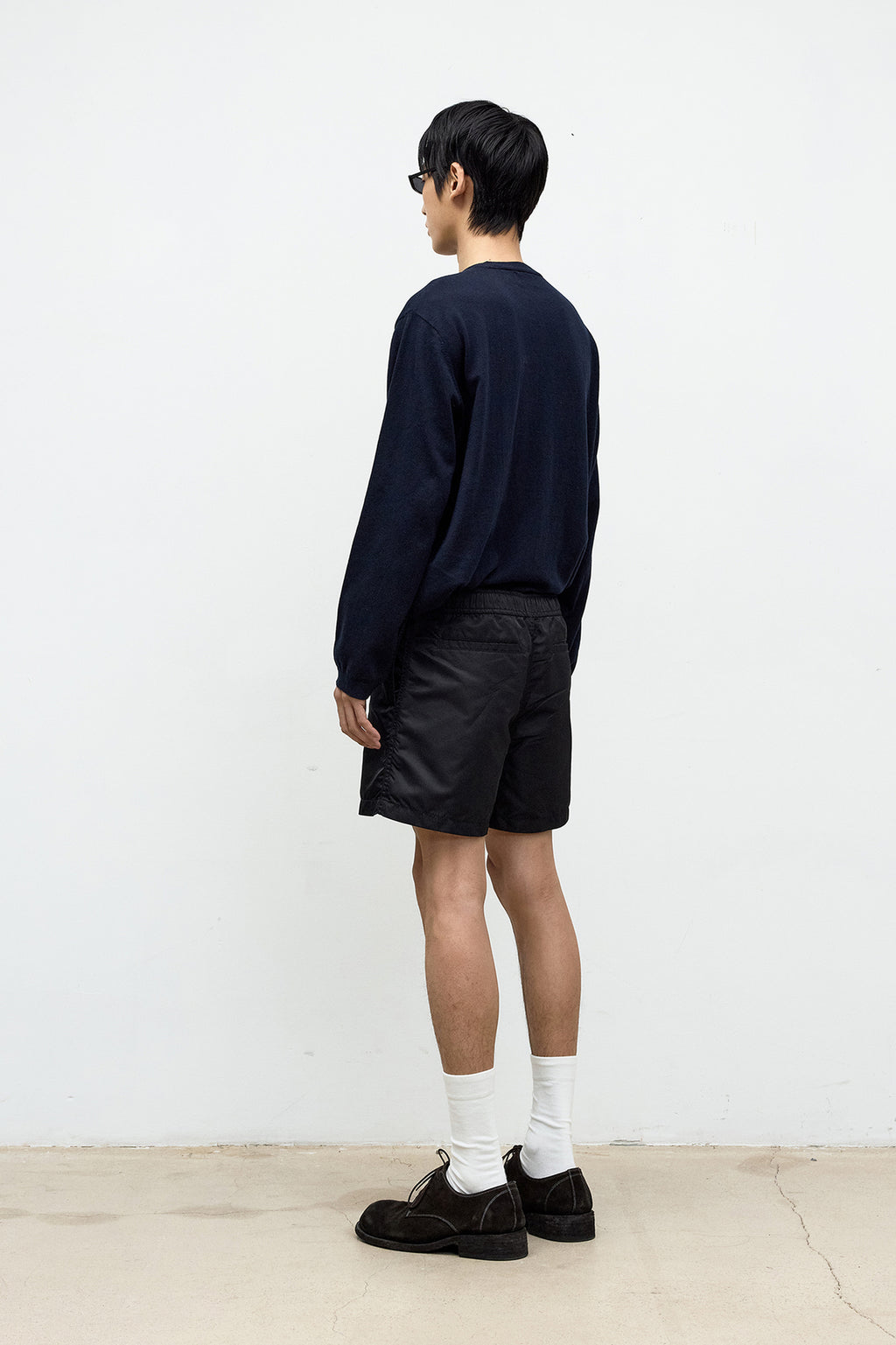 Coor - Light Cashmere-Blend Crewneck Sweater (Deep Navy) product image 4 | TRAB K-Fashion Australia