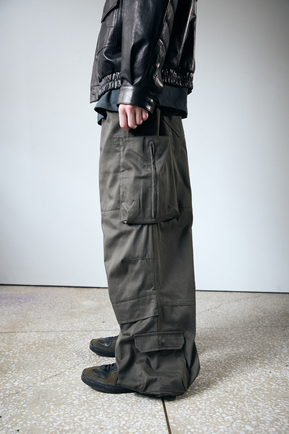 Hatchingroom - Zip Cargo Work Pants Dark (Khaki) product image 9 | TRAB K-Fashion Australia