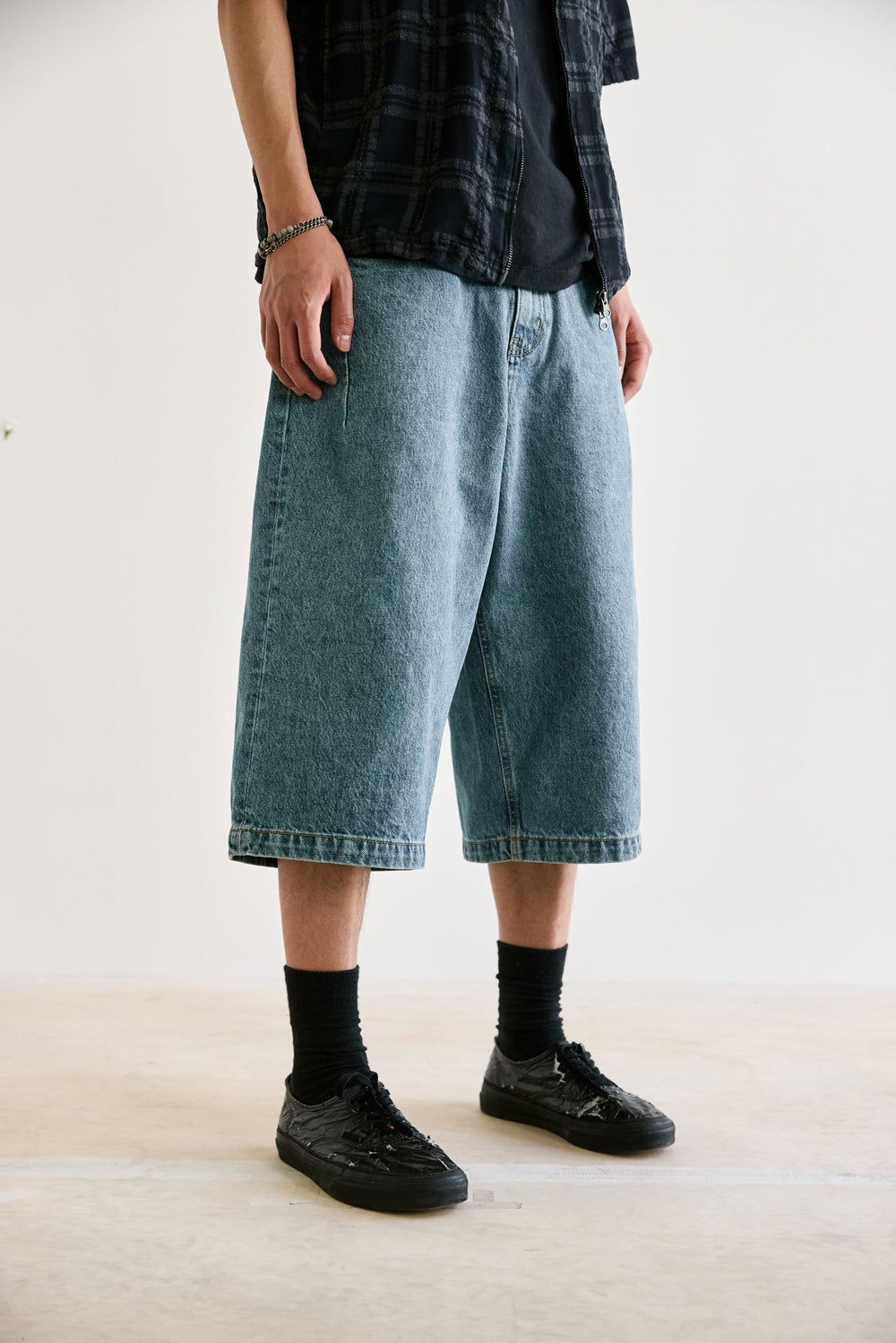 Hatchingroom - Bermuda Denim Shorts (Blue) product image 8 | TRAB K-Fashion Australia