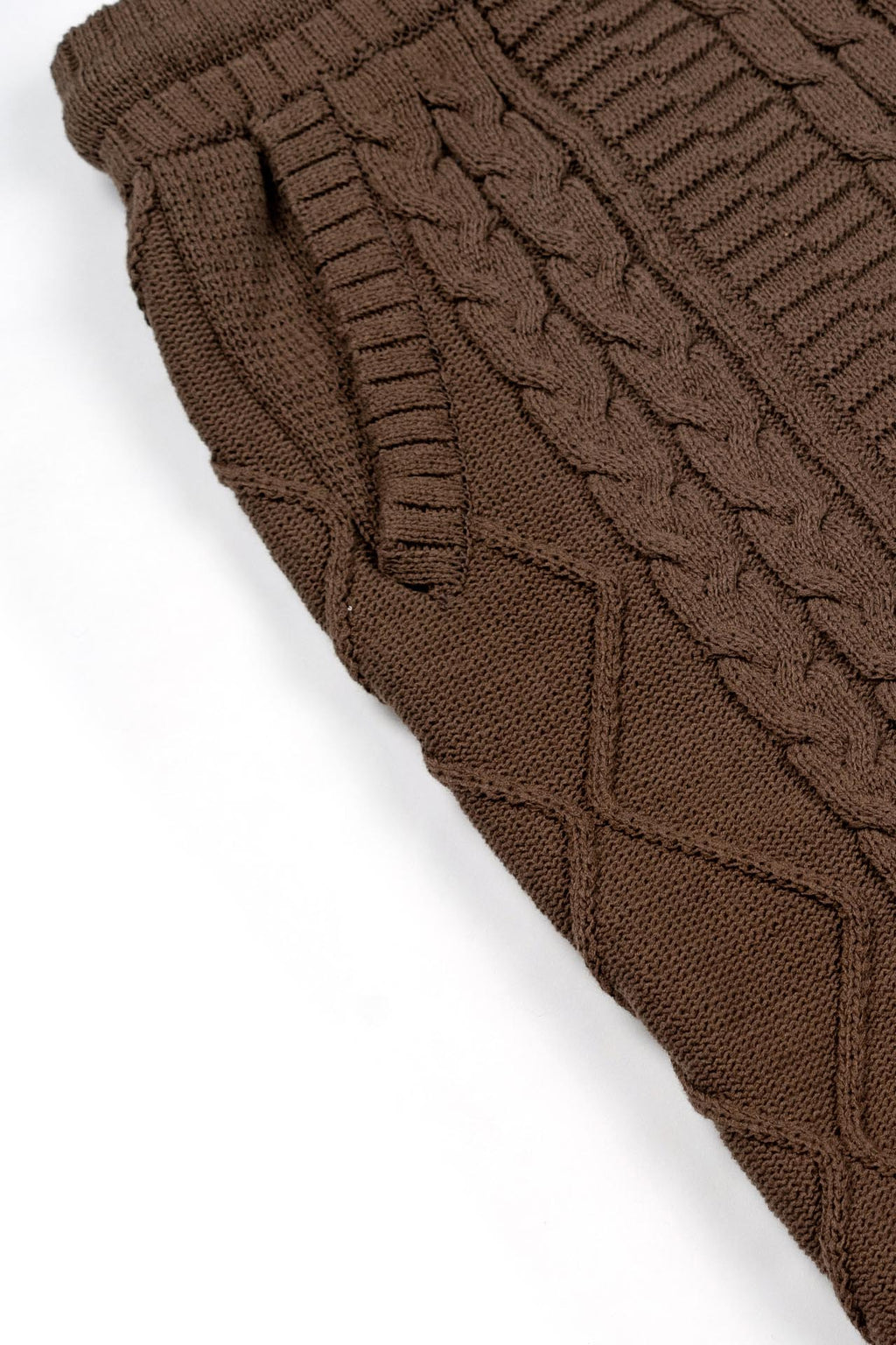 Ioedle - Seeping New Town Cable Knit Shorts (Brown) product image 7 | TRAB K-Fashion Australia