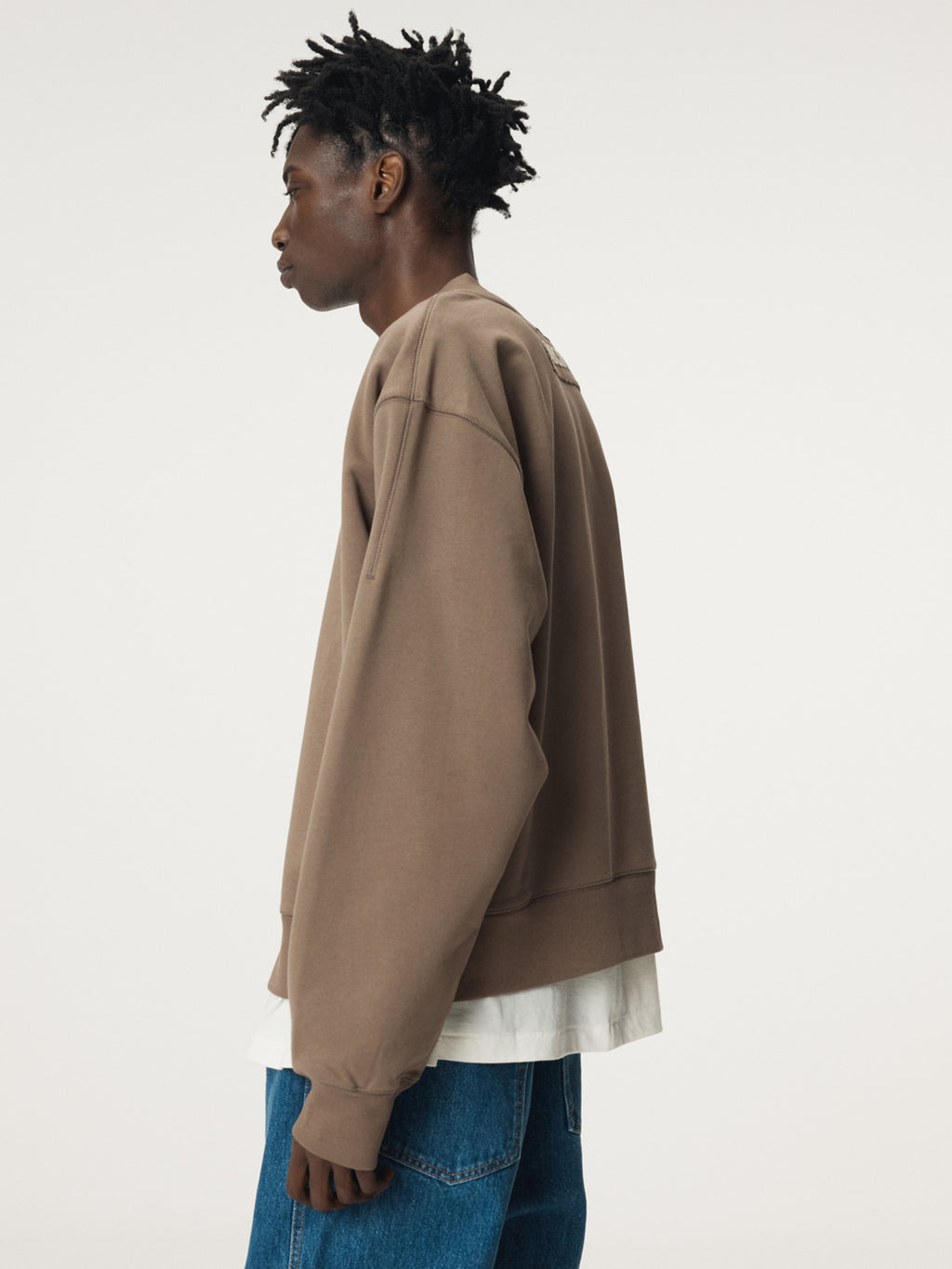 Recto - Back Logo V-Neck Sweatshirt (Sepia) product image 5 | TRAB K-Fashion Australia