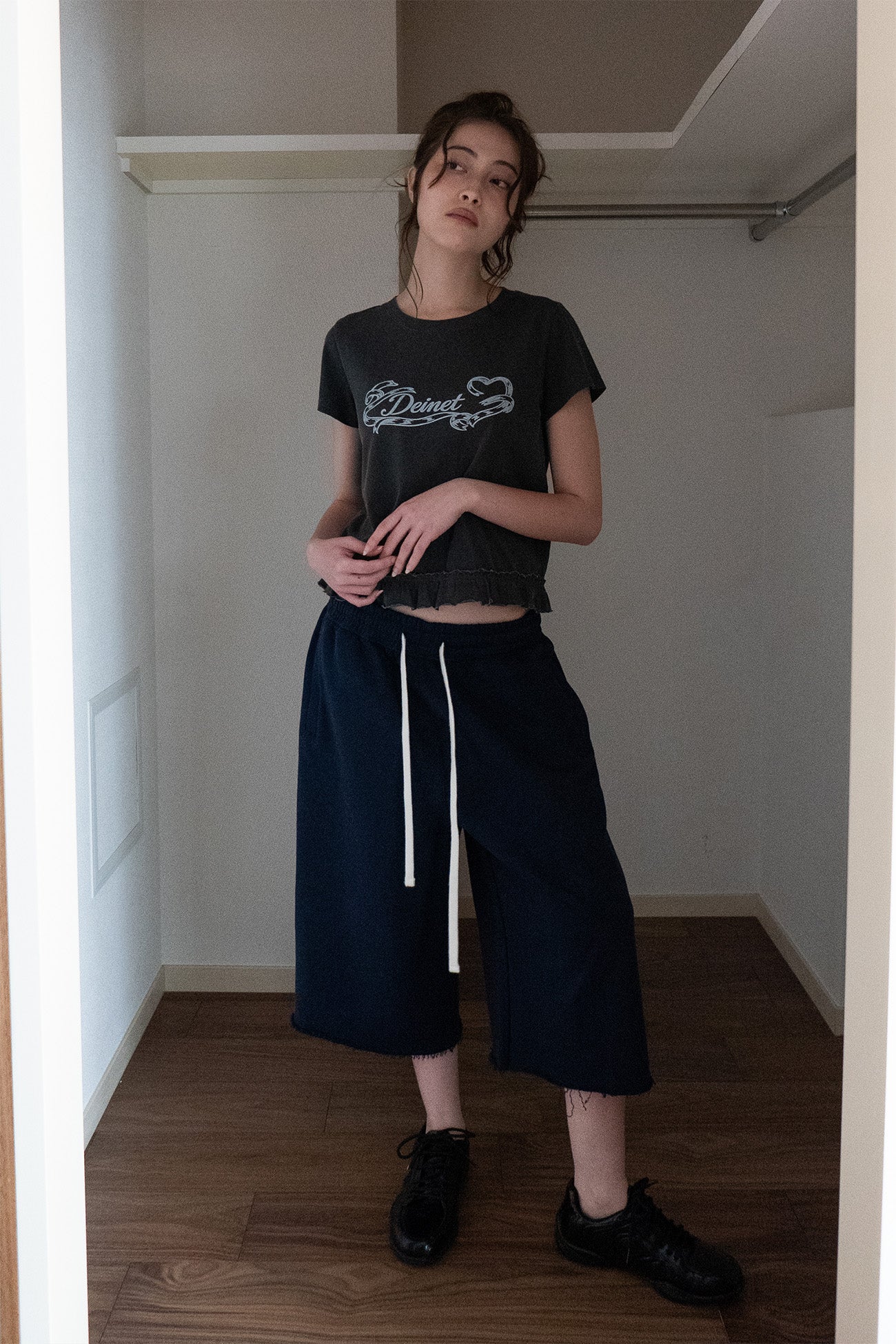Deinet - Dn Script Sweat Bermuda Pants (Navy) product image 4 | TRAB K-Fashion Australia