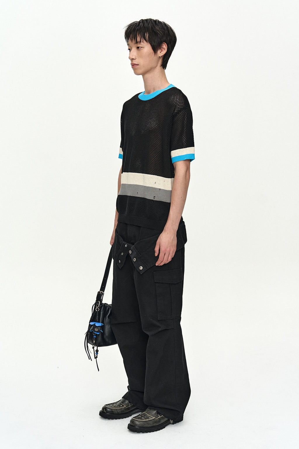 Andersson Bell - Color-Blocked Short Sleeve Crew-Neck Sweater (Black/Blue) product image 3 | TRAB K-Fashion Australia