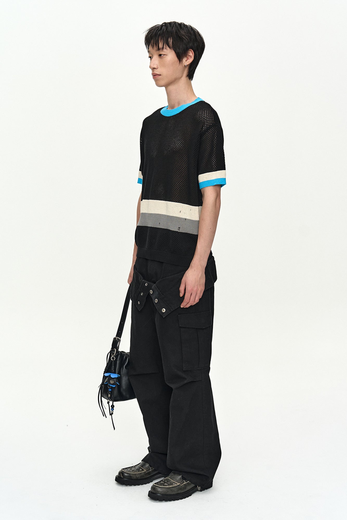 Andersson Bell - Color-Blocked Short Sleeve Crew-Neck Sweater (Black/Blue) product image 3 | TRAB K-Fashion Australia