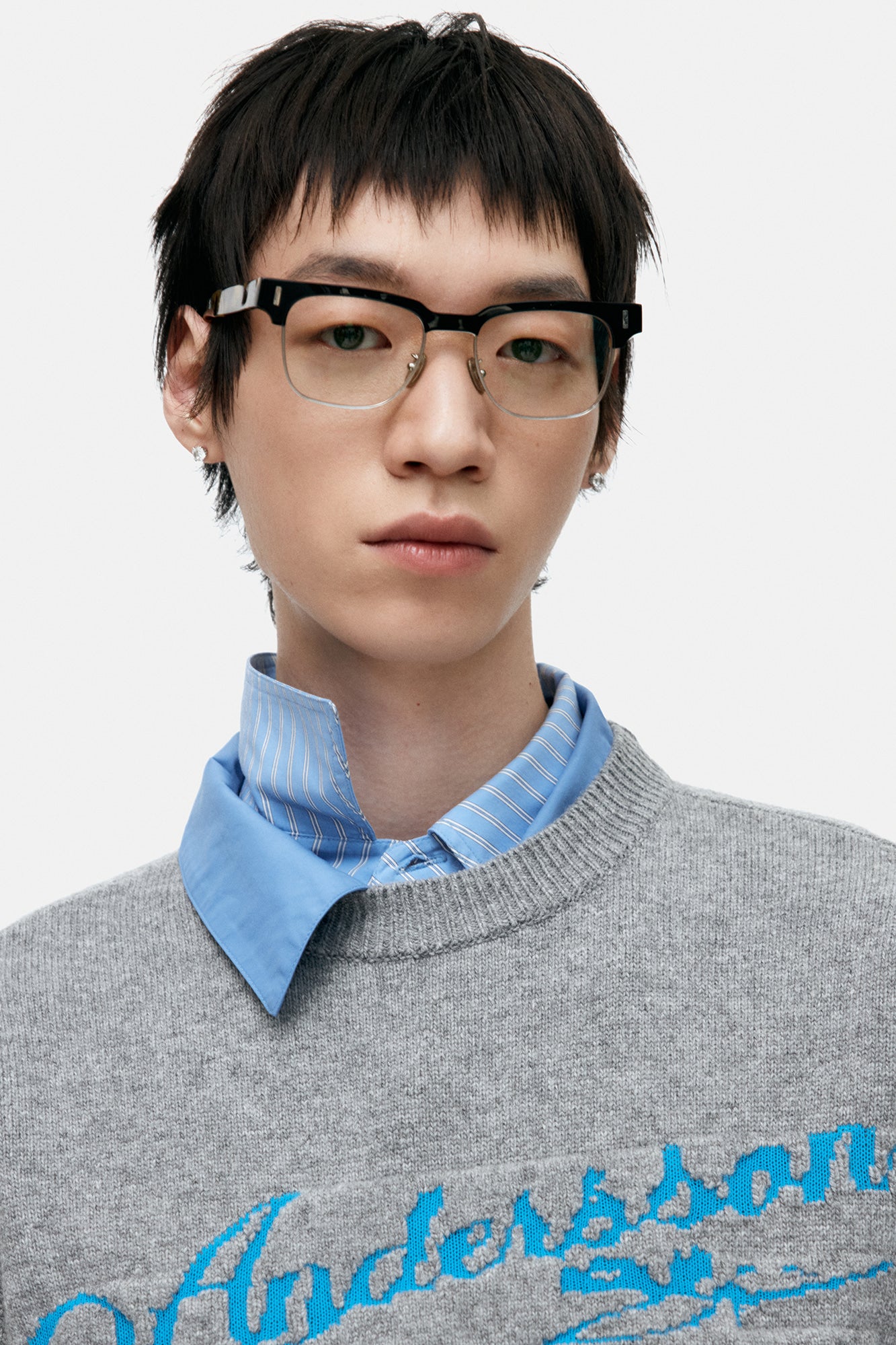 Andersson Bell - Unisex Cashmere Rose Crew-Neck Sweater (Grey) product image 3 | TRAB K-Fashion Australia