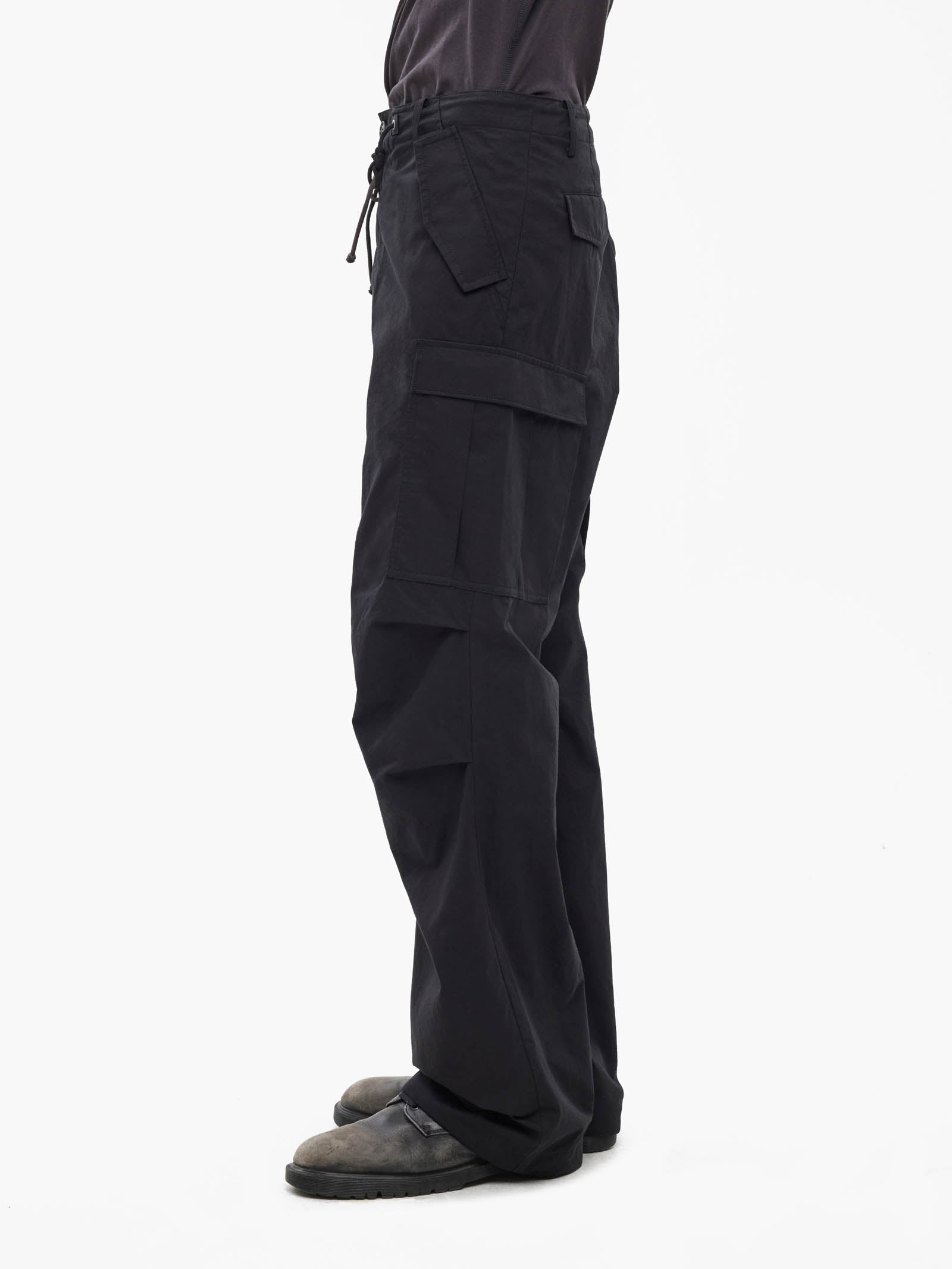 Jiyong Kim - Sun-Bleached Multi Pocket Pants (Black) product image 4 | TRAB K-Fashion Australia