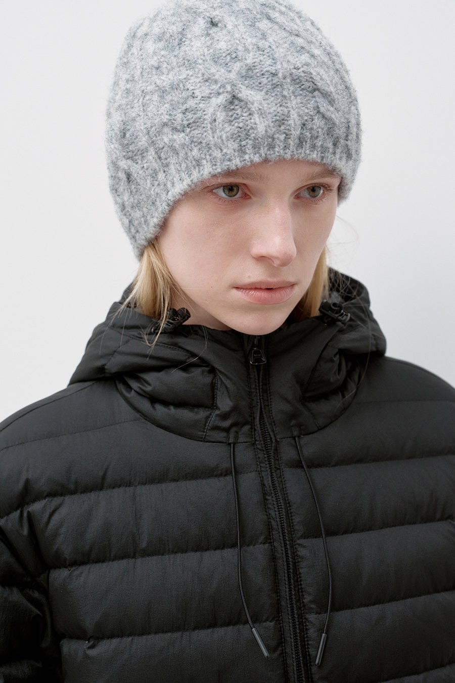 Insilence - Cable Knit Beanie (Light Grey) product image 2 | TRAB K-Fashion Australia