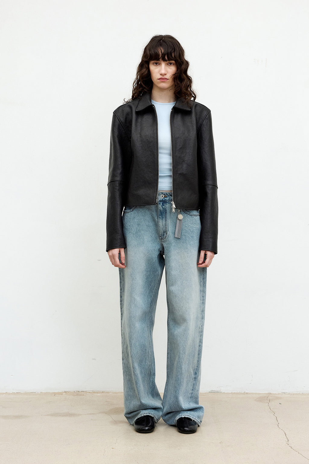 Coor - Lambskin Crop Leather Jumper (Black) product image 2 | TRAB K-Fashion Australia