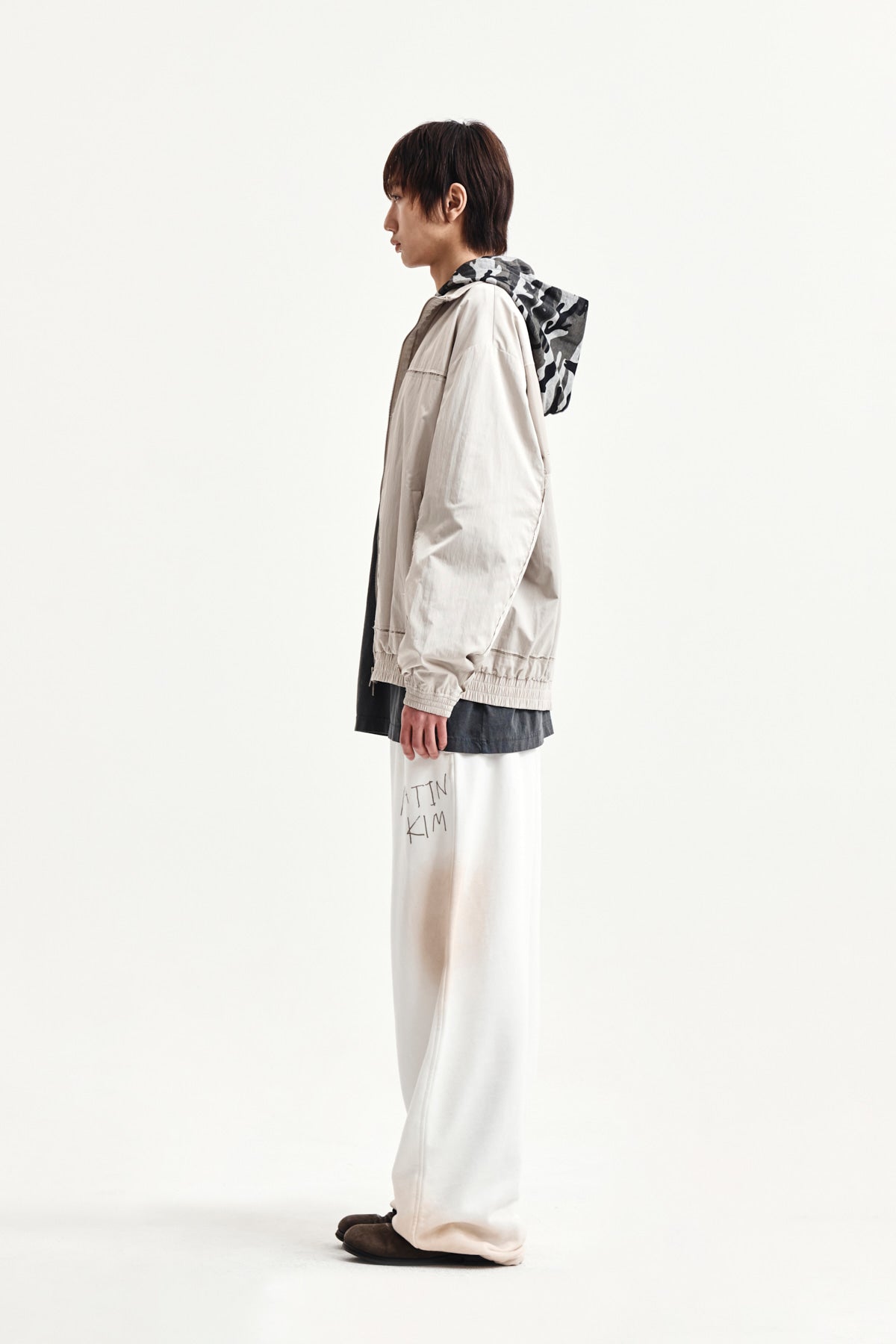 Matin Kim - Vintage Washed Logo Sweatpants (Ivory) product image 11 | TRAB K-Fashion Australia