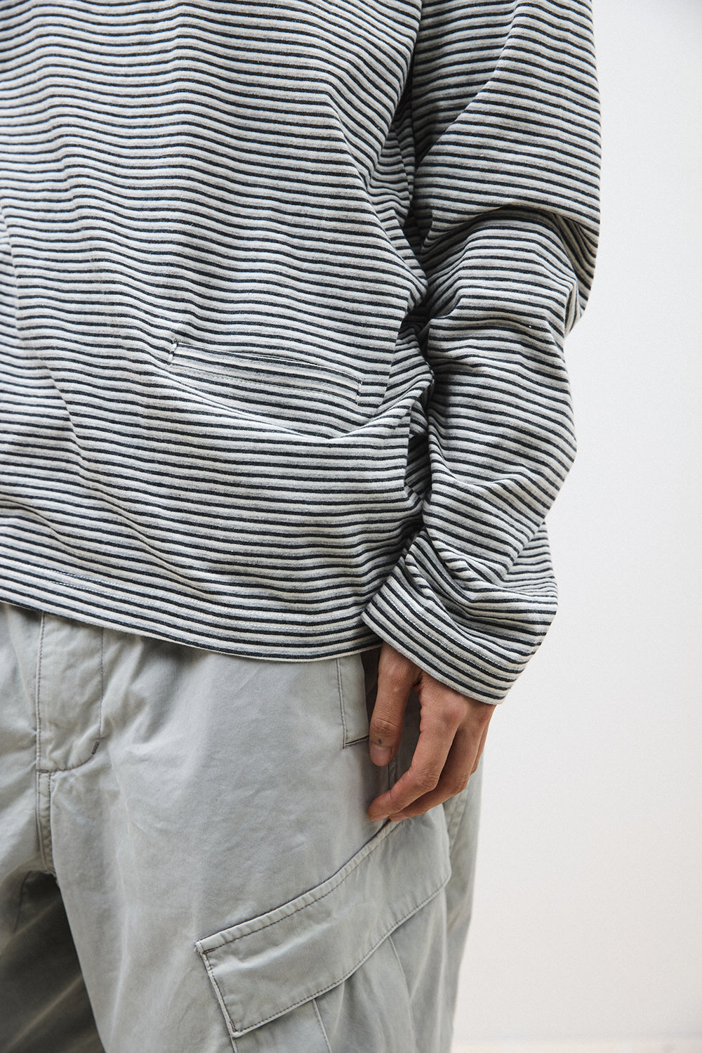 Hatchingroom - Stripe Hoodie (Grey) product image 5 | TRAB K-Fashion Australia