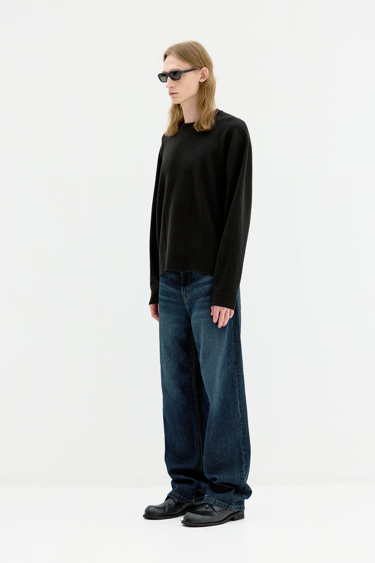 Coor - Merino Wool Crewneck Sweater (Black) product image 3 | TRAB K-Fashion Australia