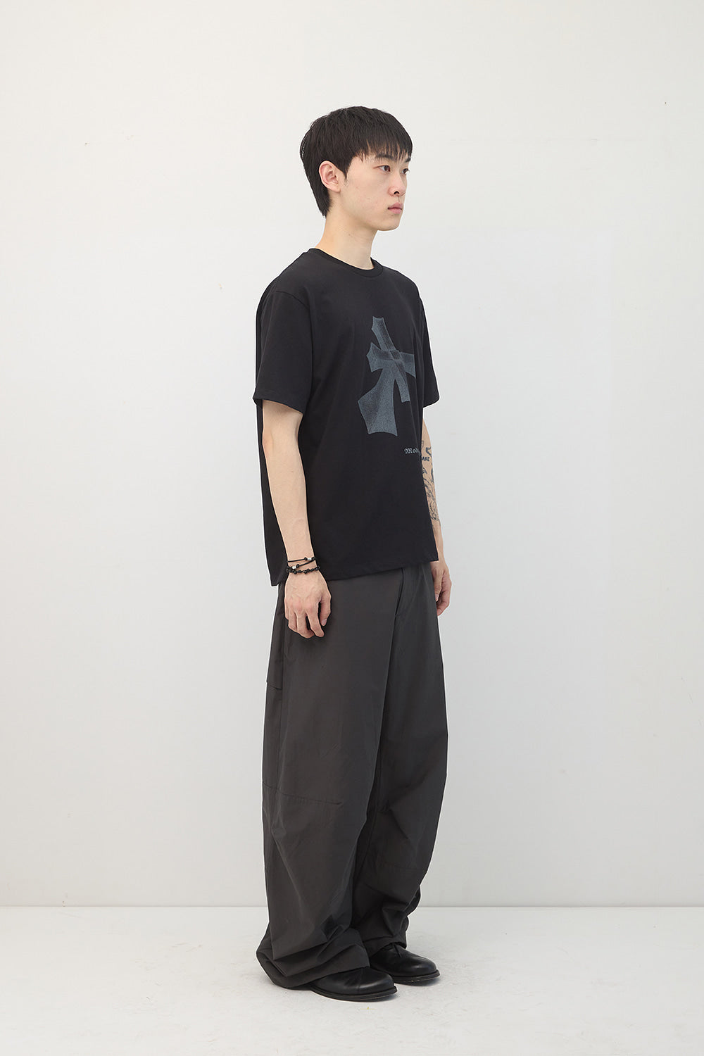 Hatchingroom - Tabber Symbol Graphic T-shirt (Black) product image 12 | TRAB K-Fashion Australia