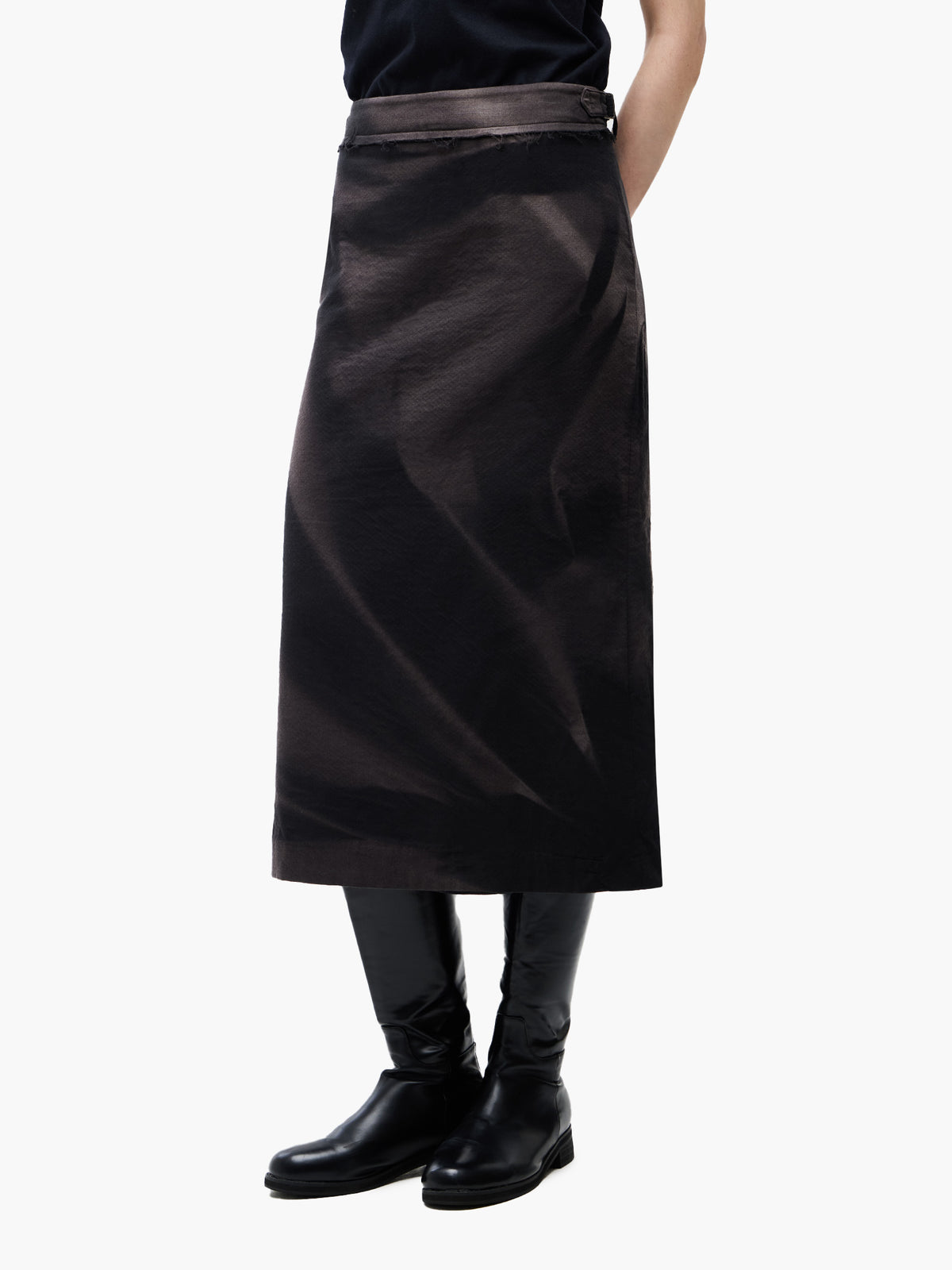 Jiyong Kim - Sun-Bleached Raw-Edge Skirt (Black) product image 3 | TRAB K-Fashion Australia