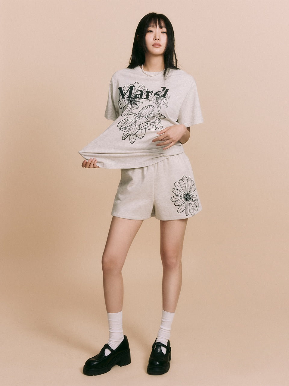 Mardi Mercredi - Sweat Shorts Flower (Oatmeal Black) product image 1 | TRAB K-Fashion Australia