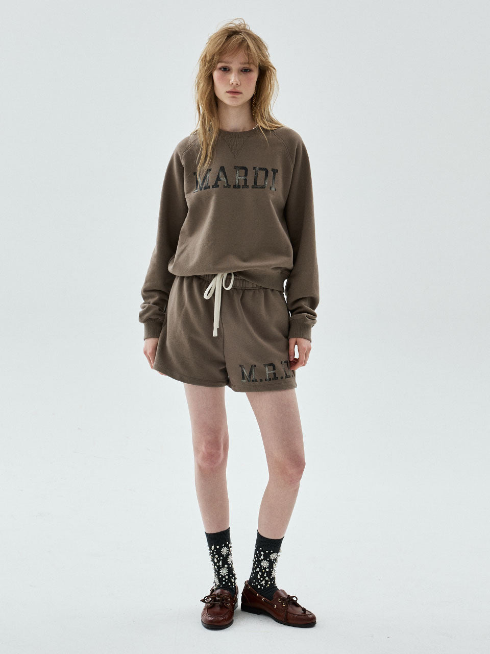Mardi Mercredi - Sweat Shorts M.R.D. Serif Logo (Taupe Black) product image 1 | TRAB K-Fashion Australia