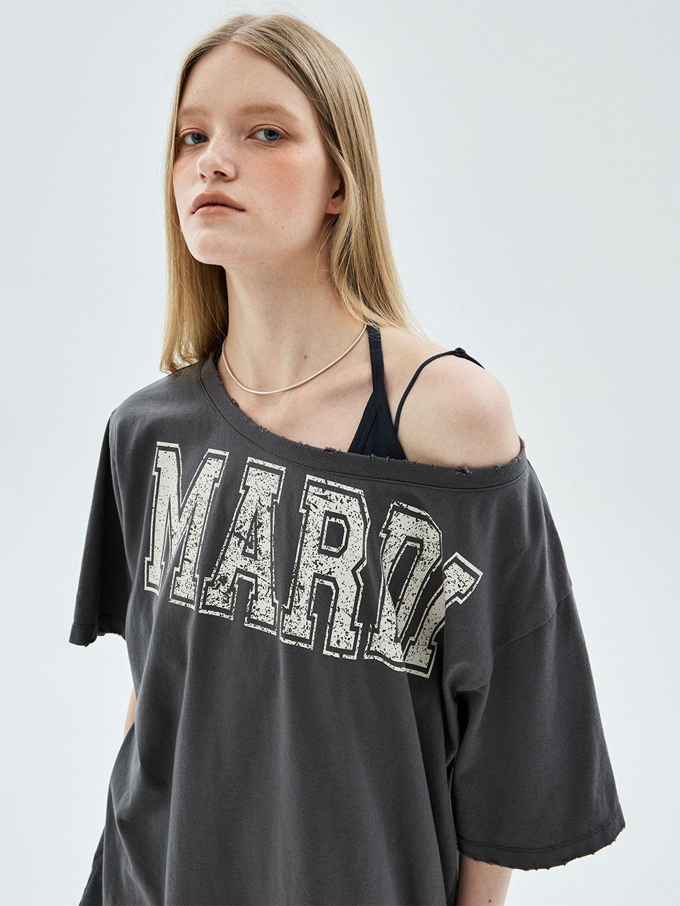 Mardi Mercredi - Tshirt Off Shoulder Cracked Logo Destroyed (Charcoal Beige) product image 1 | TRAB K-Fashion Australia