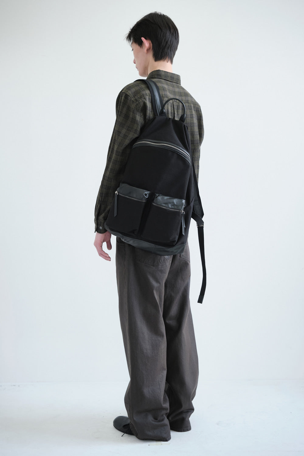 Hatchingroom - Leather Daypack Big (Black) product image 4 | TRAB K-Fashion Australia