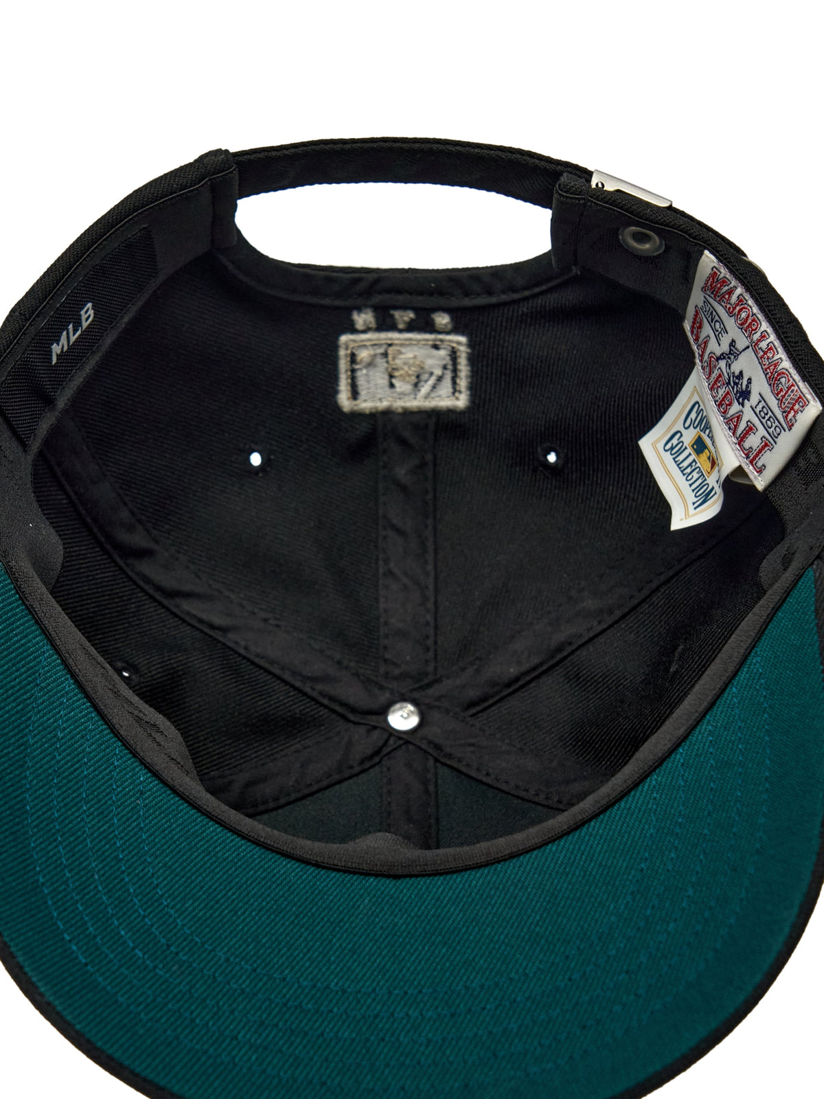 MLB Korea - MLB Signature Patch Unstructured Ball Cap New York Yankees (Black) product image 8 | TRAB K-Fashion Australia