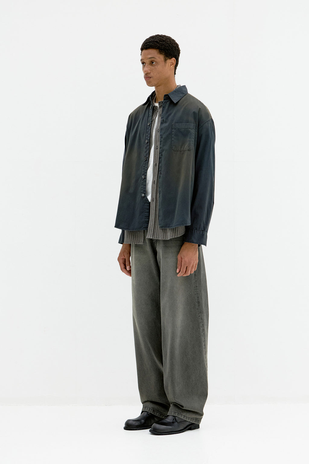 Coor - Washed Dyed Sun Faded Shirt (Washed Charcoal) product image 3 | TRAB K-Fashion Australia
