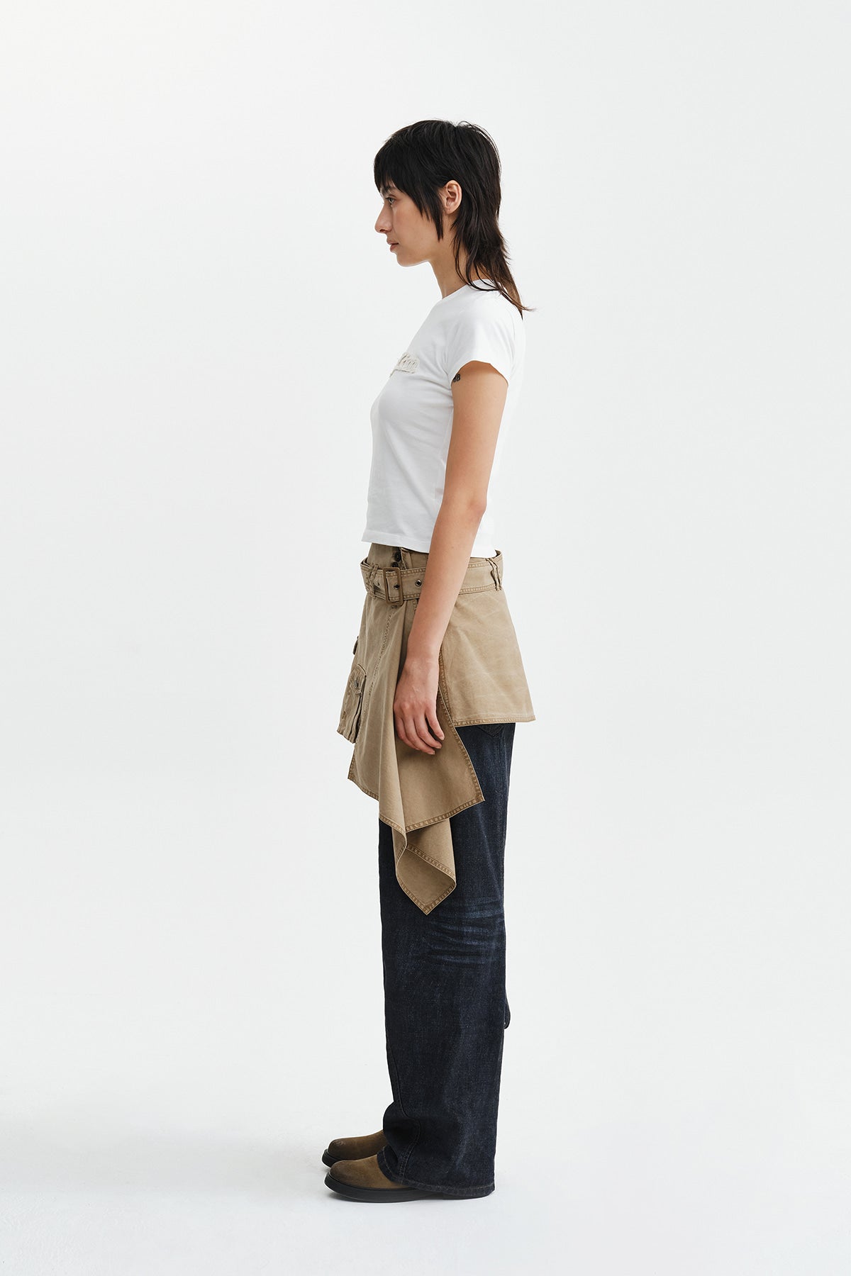 Matin Kim - Applique Logo Slim Top (White) product image 7 | TRAB K-Fashion Australia