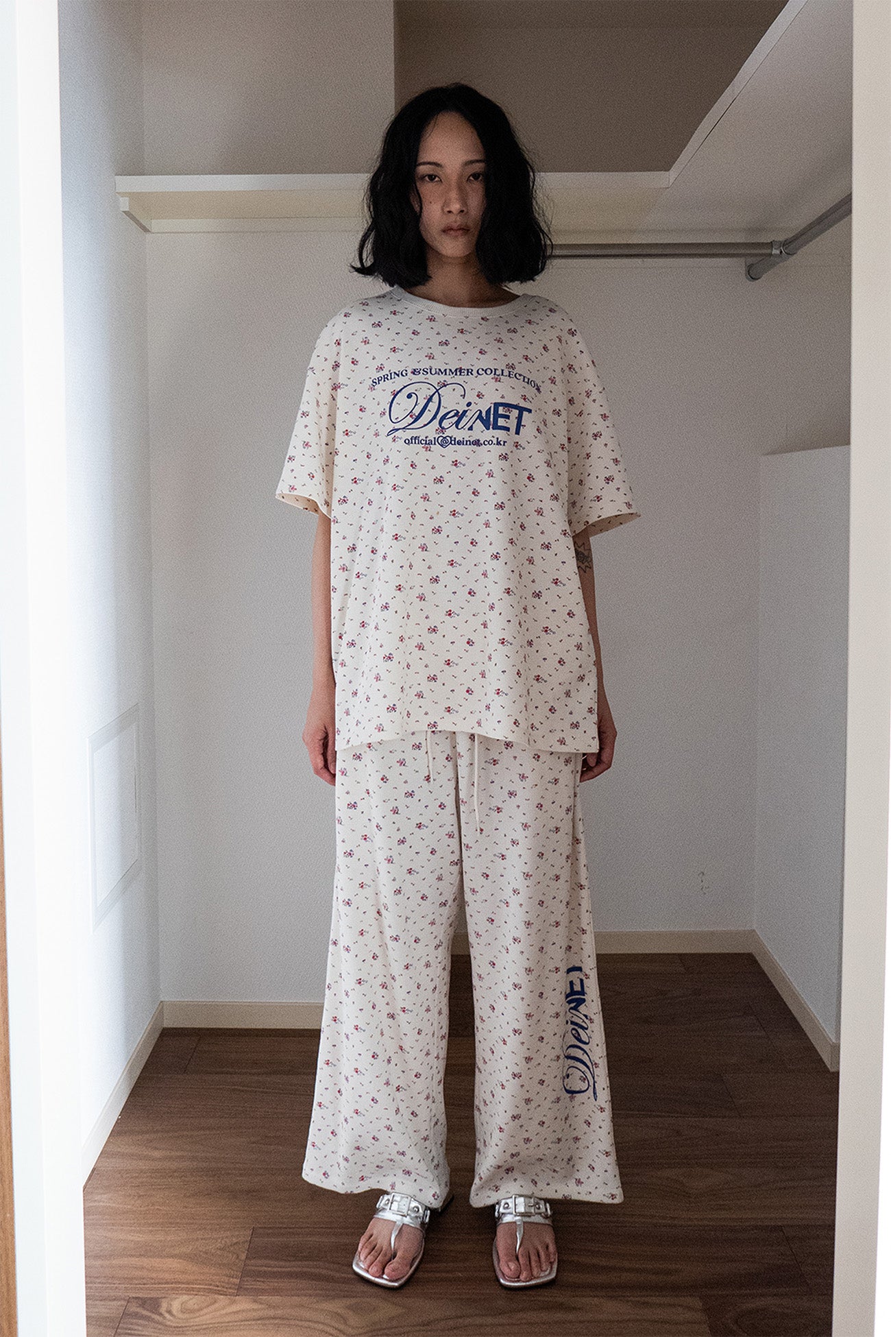 Deinet - Soft Waffle Flower T-Shirt (Ivory) product image 1 | TRAB K-Fashion Australia