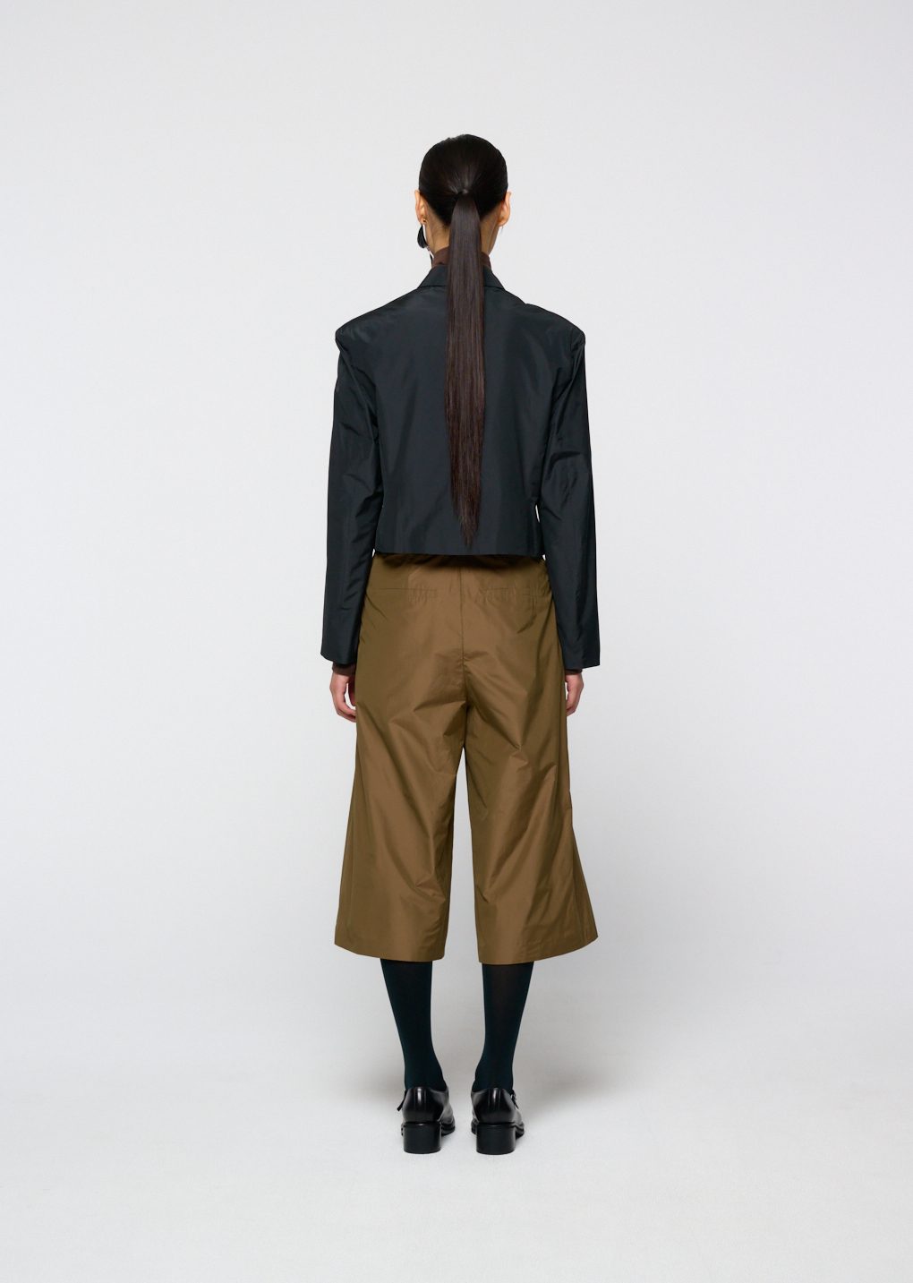 Amomento - Silk taffeta bermuda pants (Khaki) product image 4 | TRAB K-Fashion Australia