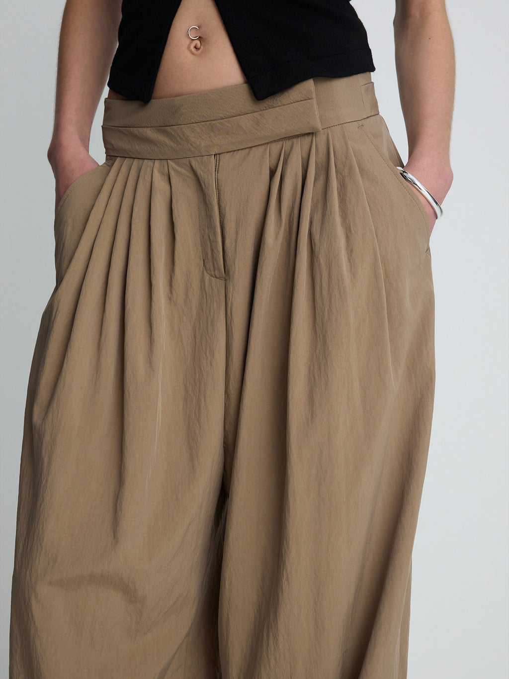 Tonywack - Pleated Voluminous Pants (Beige) product image 4 | TRAB K-Fashion Australia