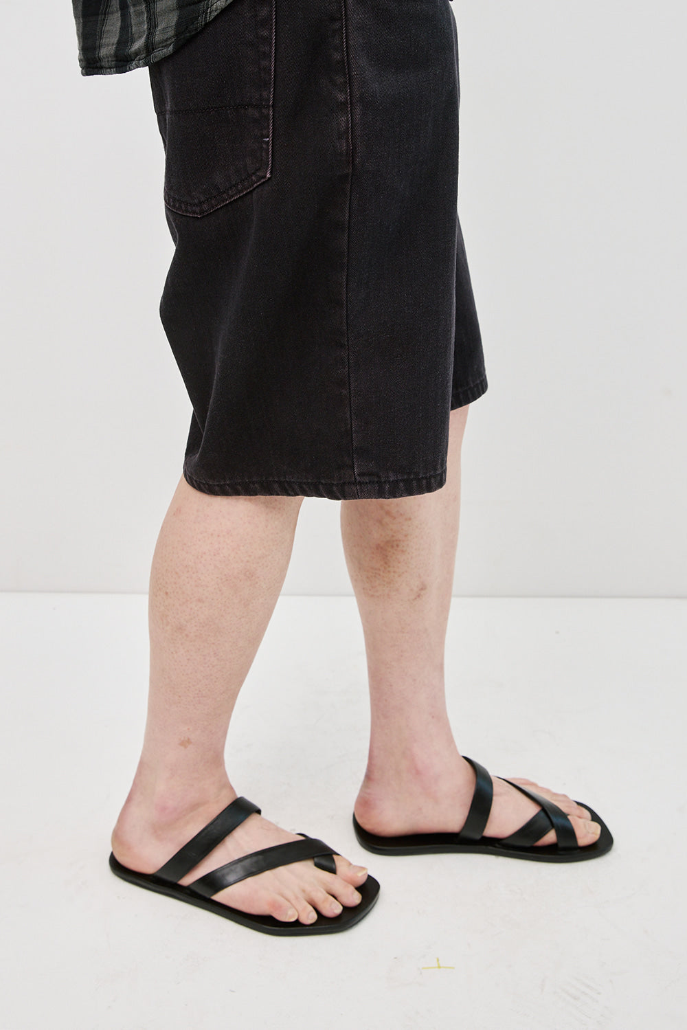 Hatchingroom - 05 Leather Flip Flops (Black) product image 14 | TRAB K-Fashion Australia