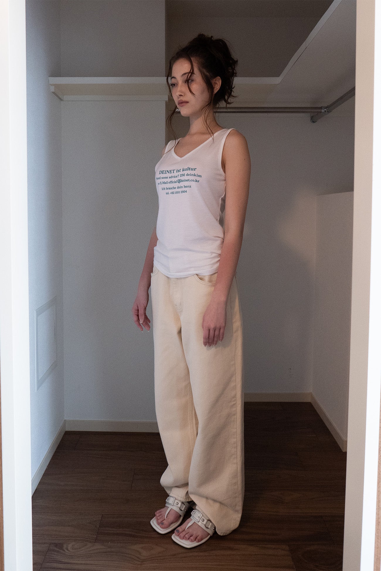 Deinet - V-Neck Lettering Sleeveless (White) product image 2 | TRAB K-Fashion Australia