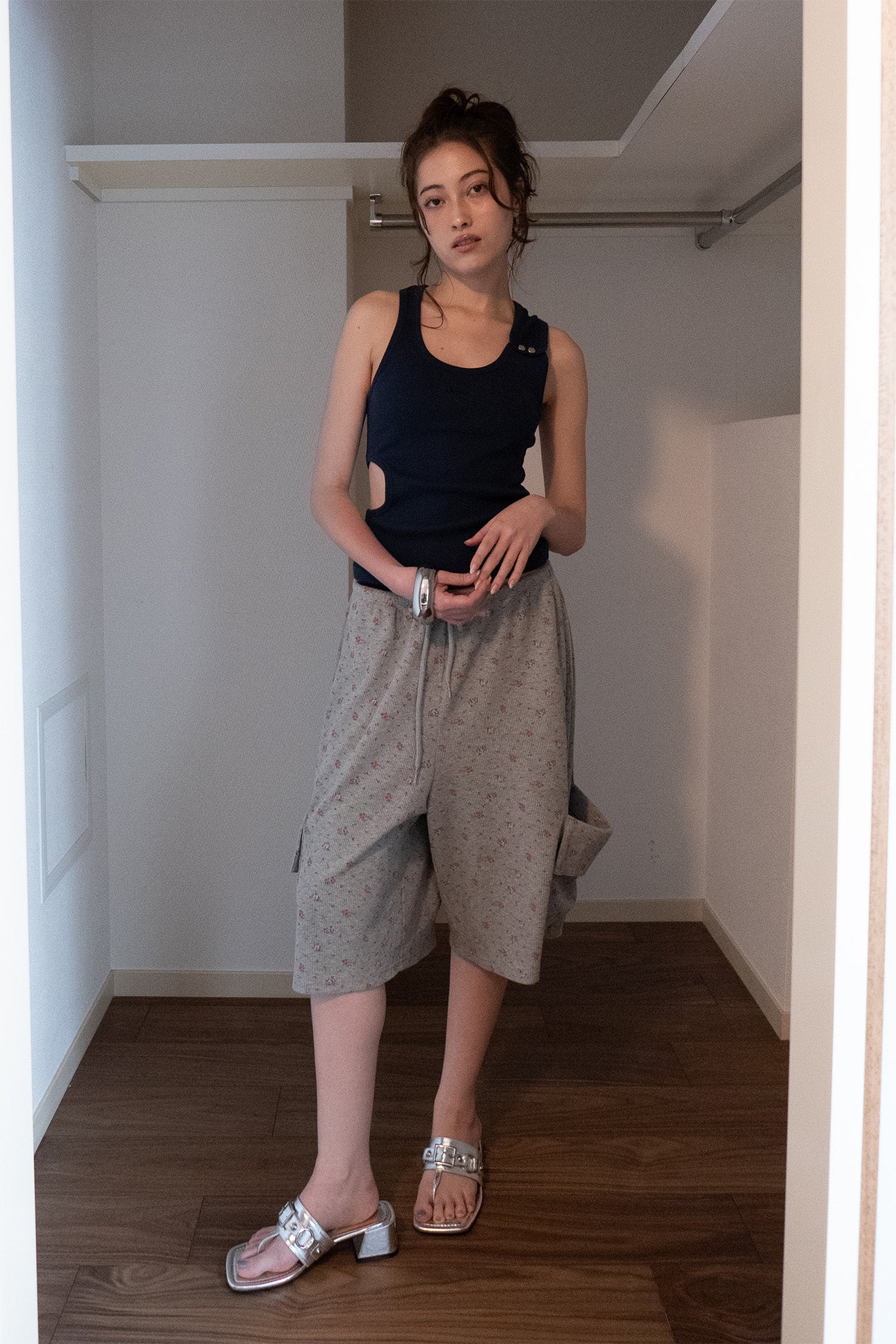 Deinet - Soft Waffle Flower Jersey Cargo Bermuda Pants (Melange Grey) product image 4 | TRAB K-Fashion Australia