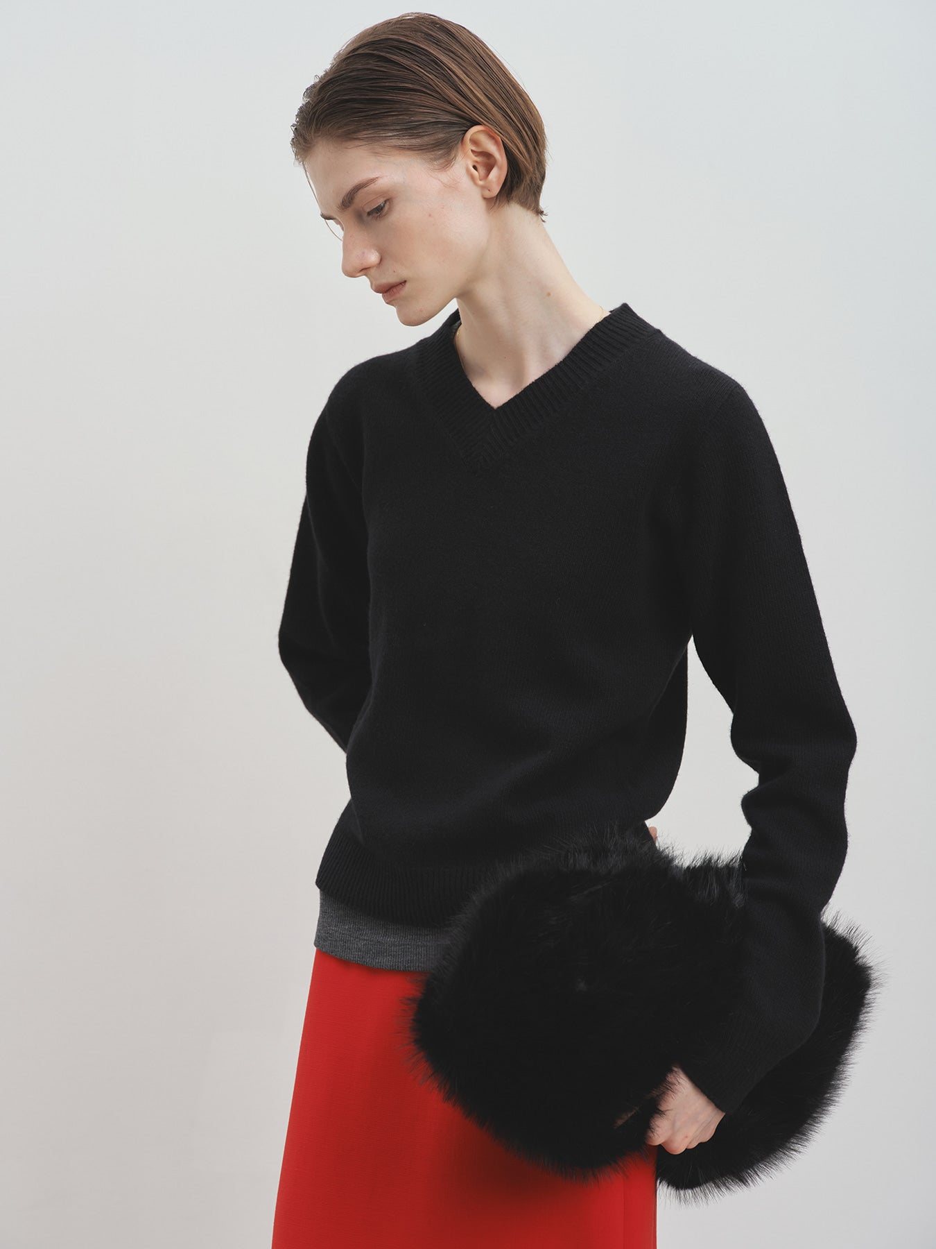 Tonywack - Cropped V-Neck Wool Sweater (Black) product image 4 | TRAB K-Fashion Australia