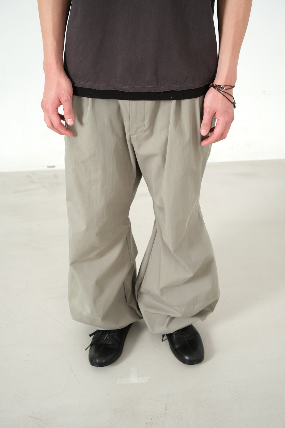 Hatchingroom - Volume Pants CN (Olive Grey) product image 14 | TRAB K-Fashion Australia