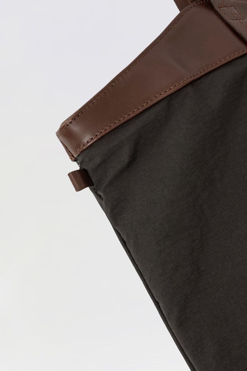 Hatchingroom - Arrow Tote Pig (Dyed Charcoal) product image 3 | TRAB K-Fashion Australia