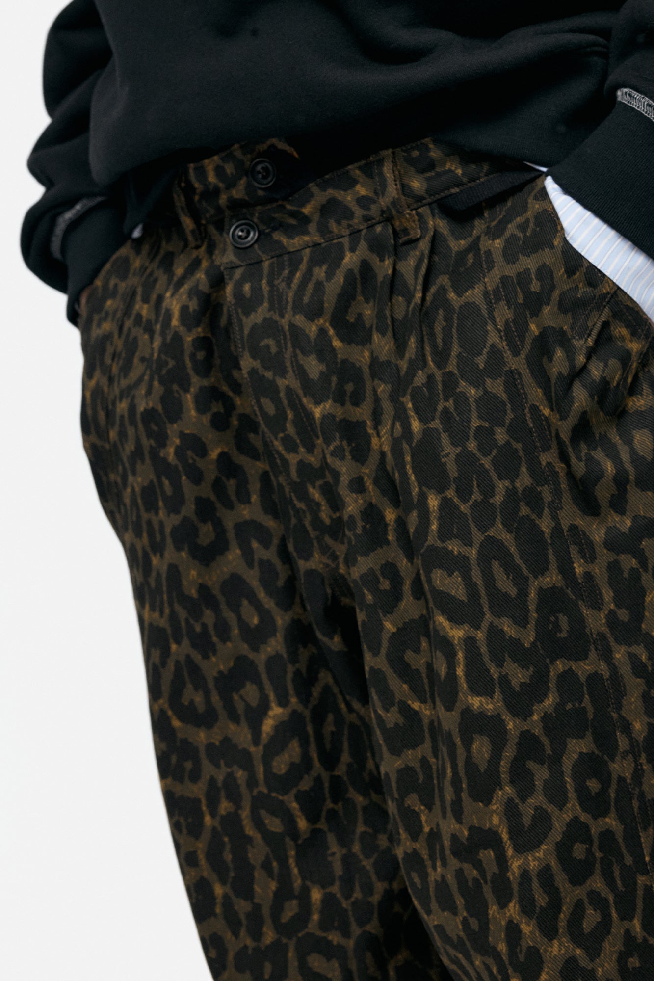 Andersson Bell - Crossover Carpenter Wide-Leg Jeans (Khaki) product image 5 | TRAB K-Fashion Australia