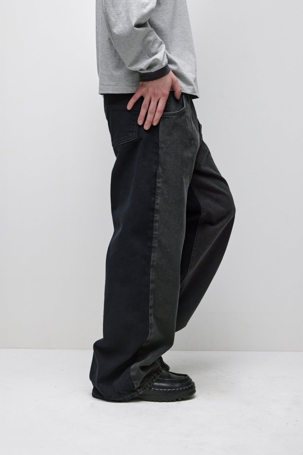 Hatchingroom - Two Face Jeans Dyed (Charcoal/Dark Navy) product image 10 | TRAB K-Fashion Australia