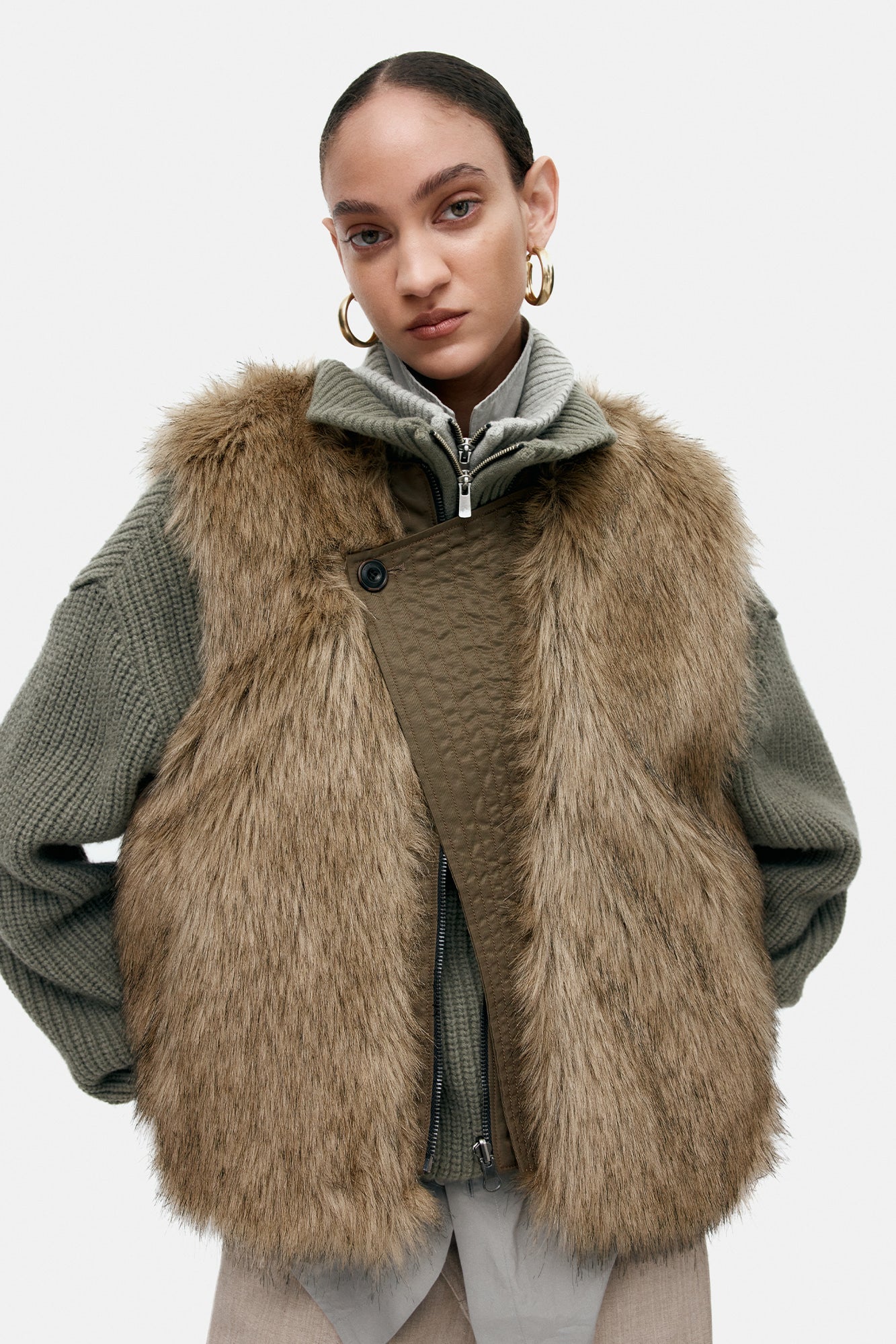 Andersson Bell - Unisex Curved Placket Reversible Faux-Fur Vest (Brown) product image 6 | TRAB K-Fashion Australia