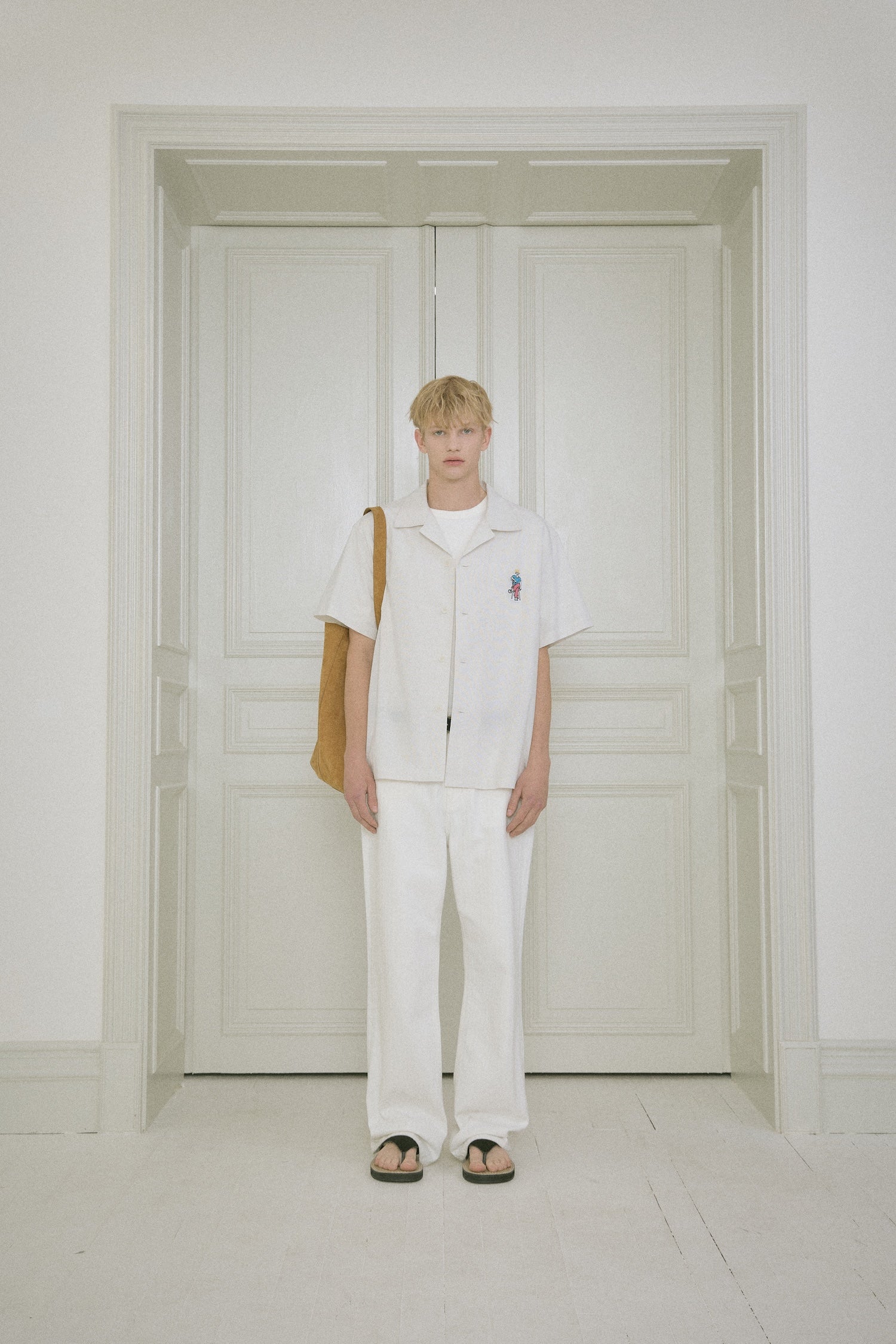 STU - Embroidery Patch Shirt (White) product image 1 | TRAB K-Fashion Australia