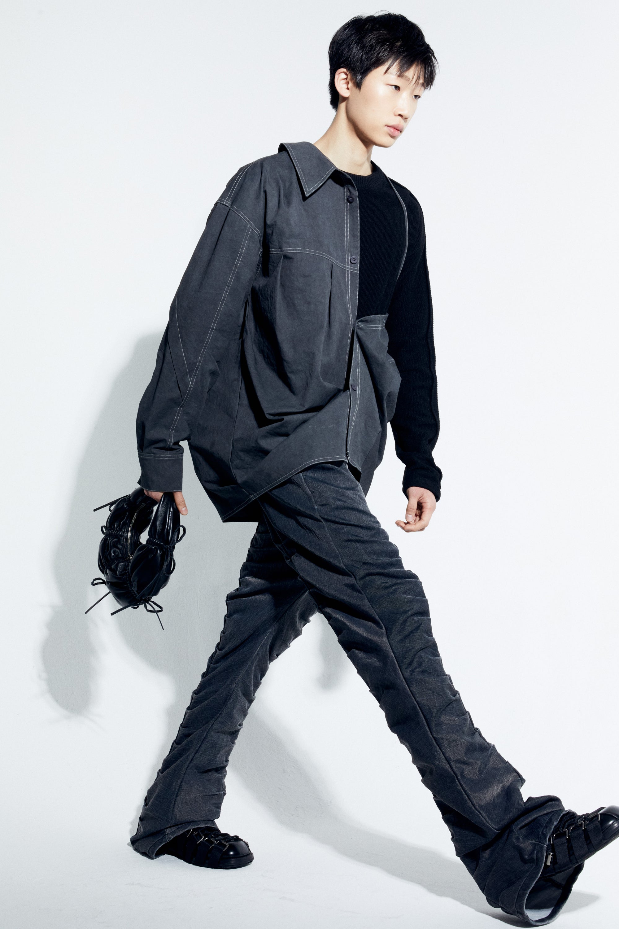 Andersson Bell - Rivoli Washed Tuck Pants (Washed Black) product image 4 | TRAB K-Fashion Australia