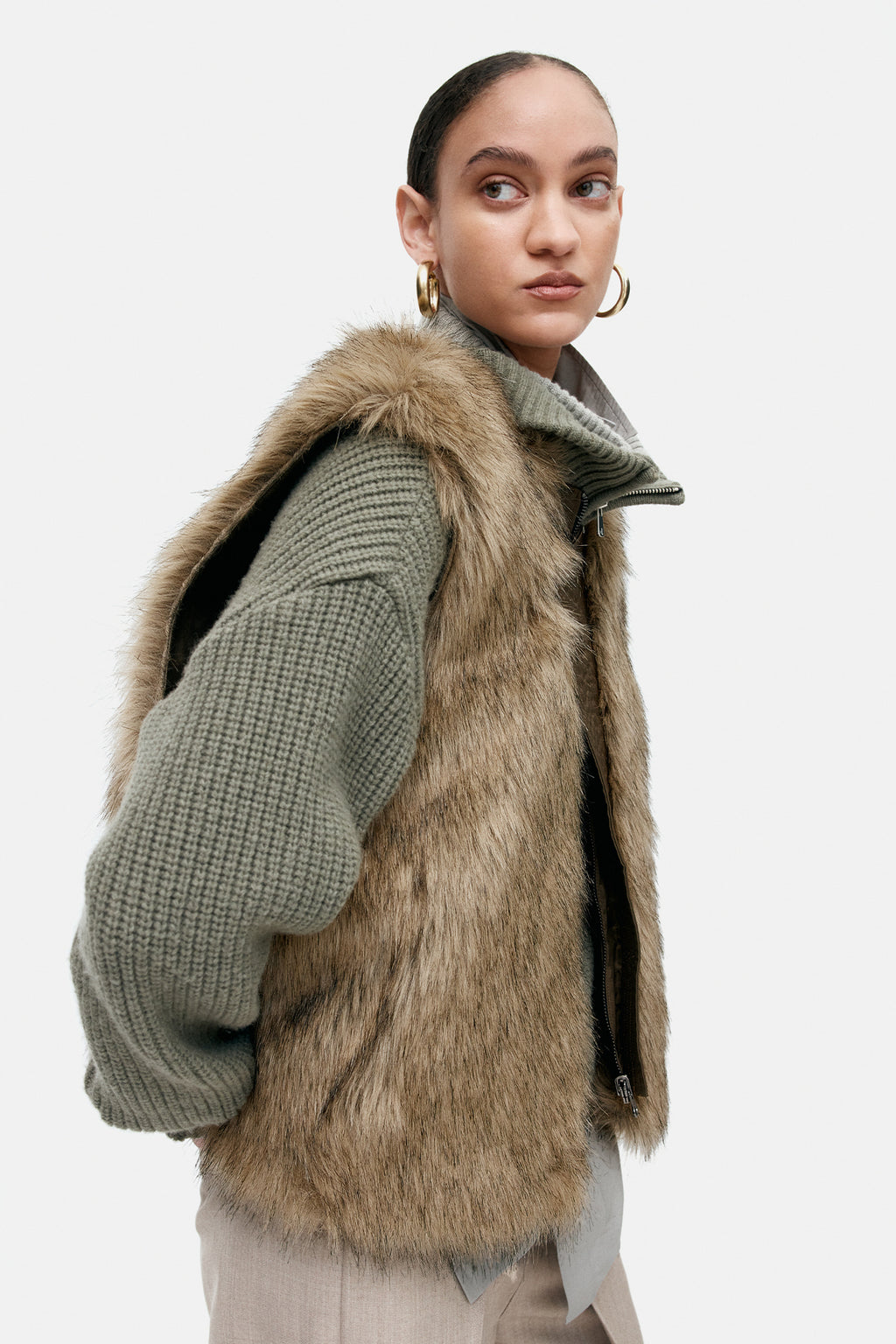 Andersson Bell - Unisex Curved Placket Reversible Faux-Fur Vest (Brown) product image 7 | TRAB K-Fashion Australia