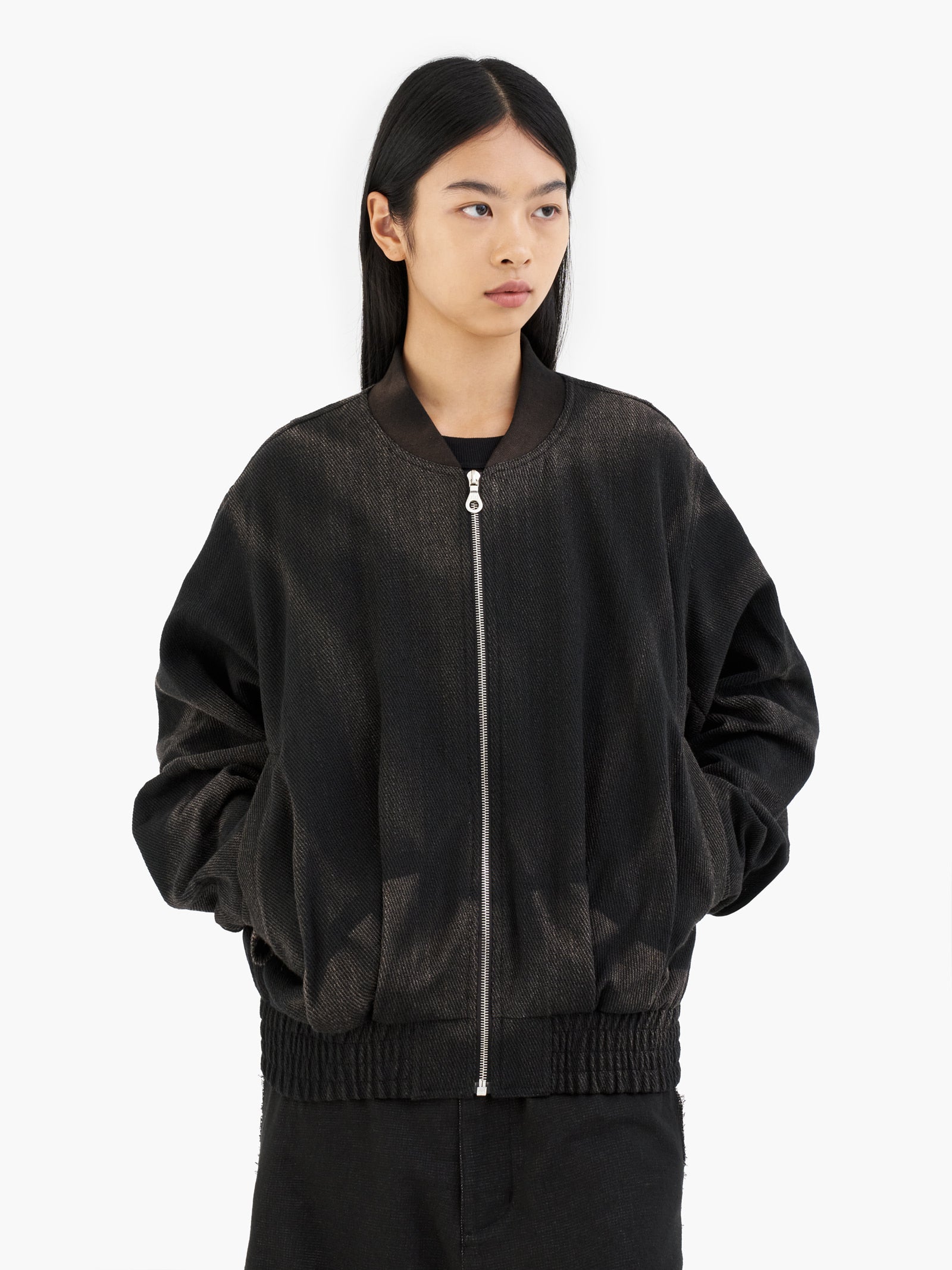Jiyong Kim - Sun-Bleached Pleated Bomber (Black) product image 4 | TRAB K-Fashion Australia