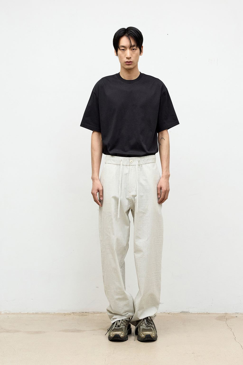 Coor - Cotton Airy T-Shirt (Black) product image 2 | TRAB K-Fashion Australia